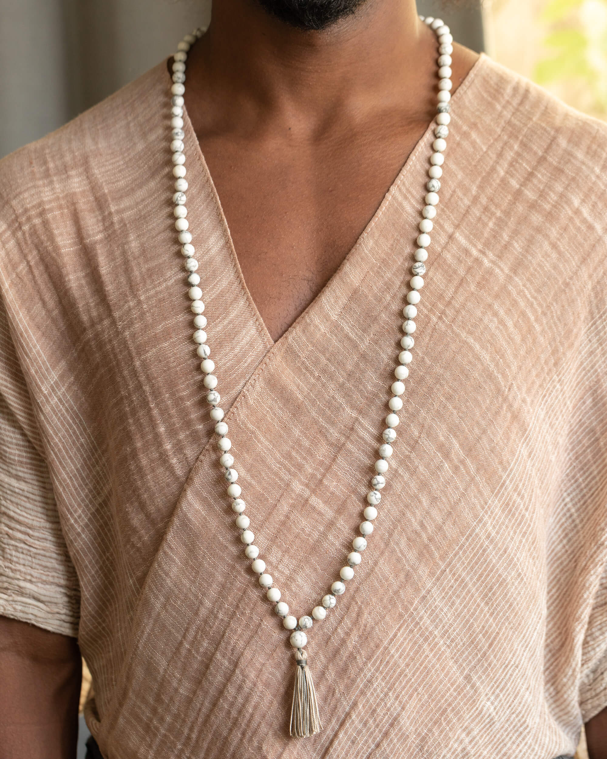 Japa Mala de Howlita (8 mm)