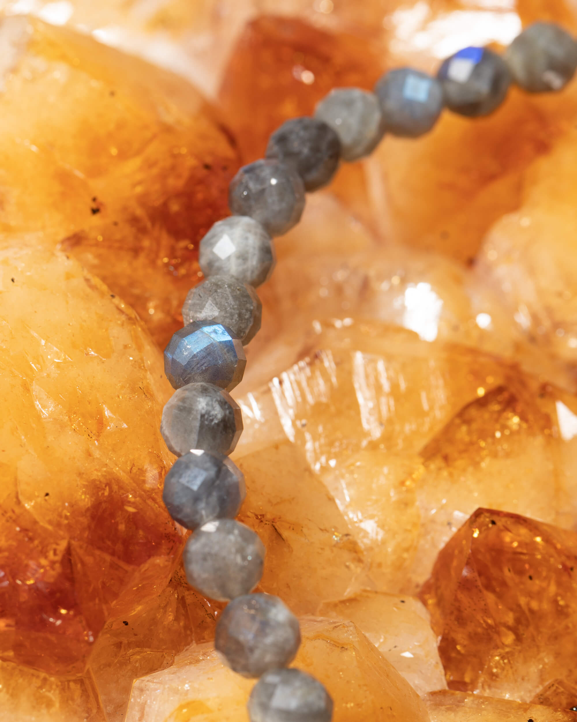 Codificador Collar Labradorita y Turmalina Negra 35 cm - Visión Anclada (Agesta)