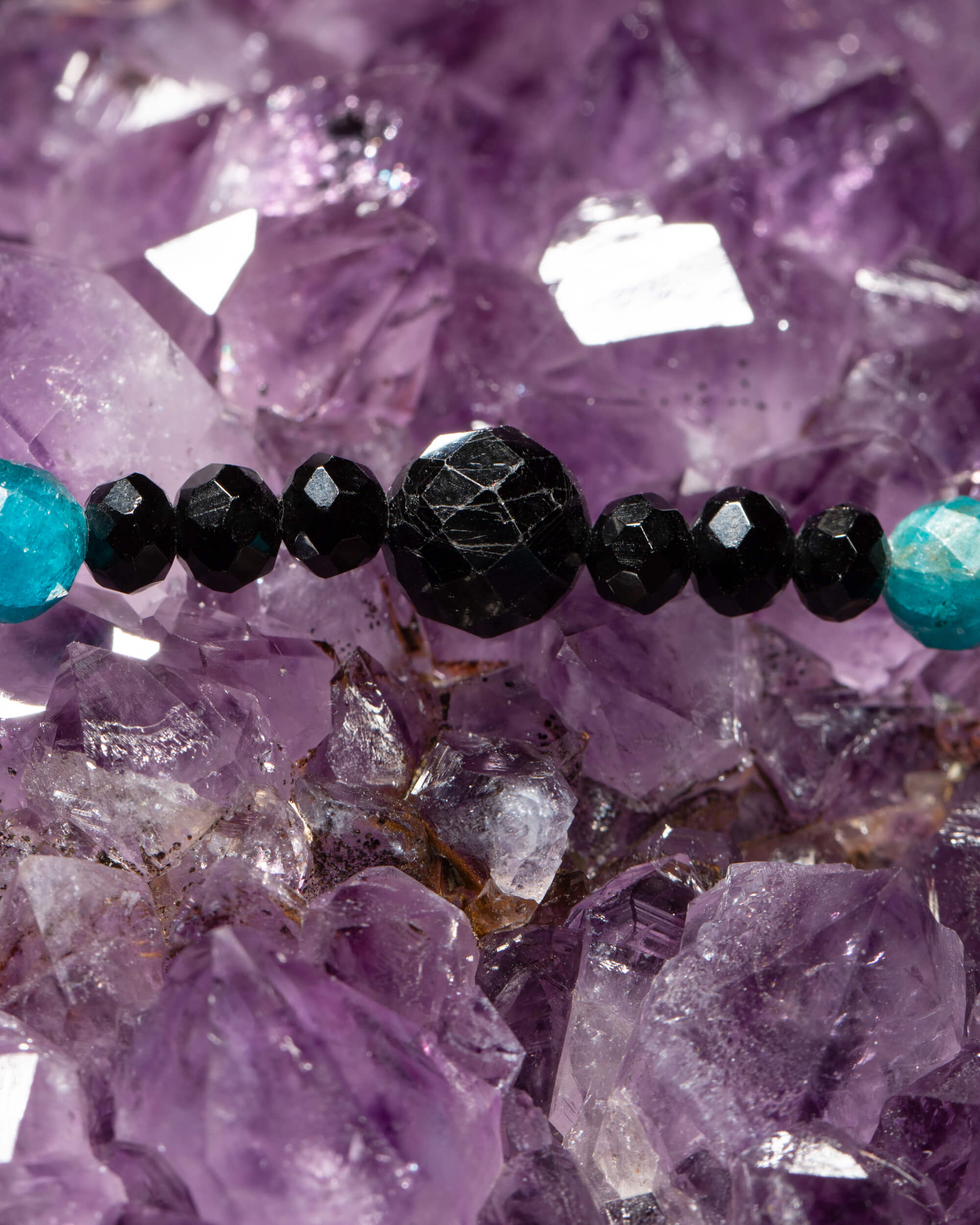 Codificador de Apatita Azul y Turmalina Negra (35 cm)