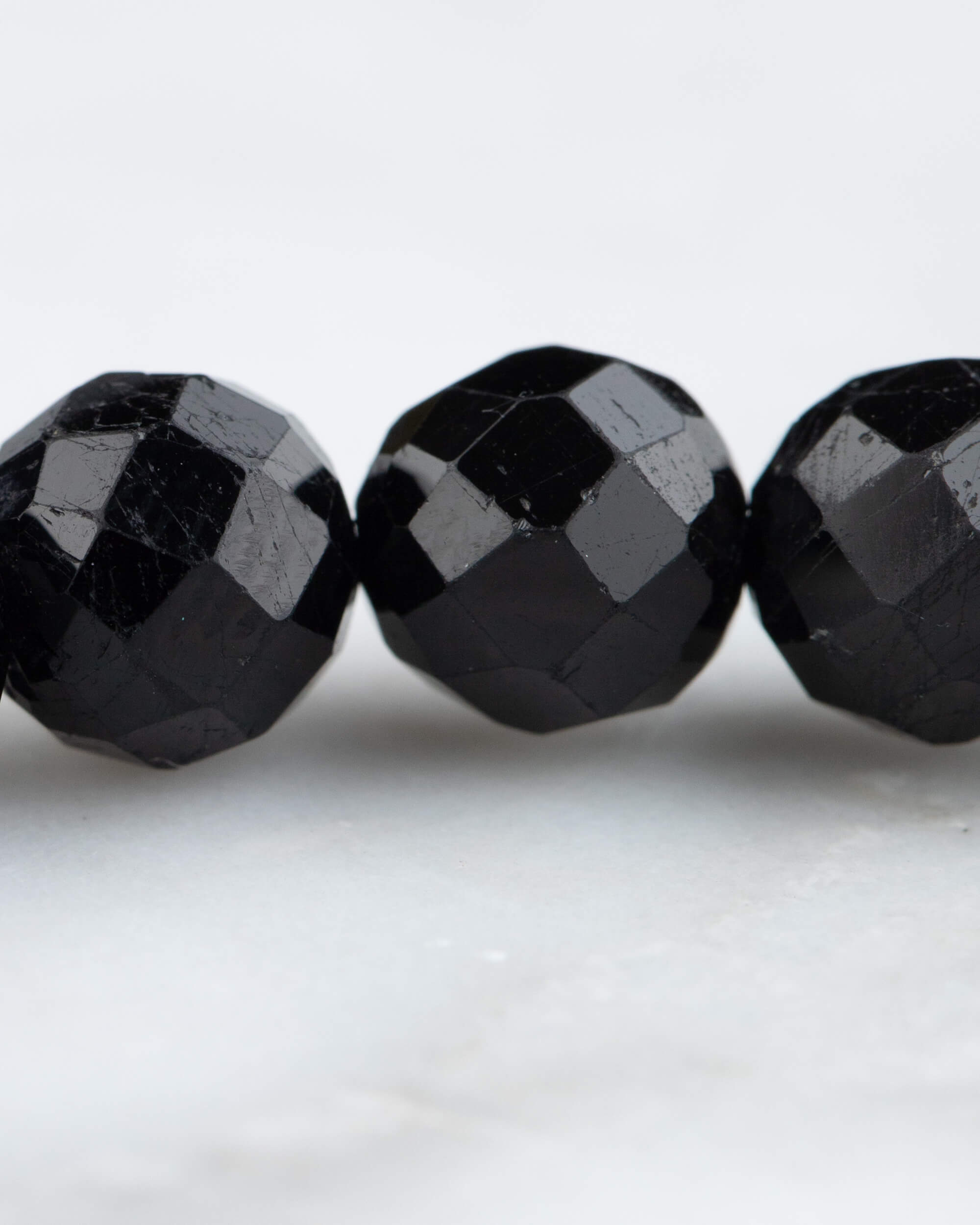 Pulsera de Turmalina Negra (8 mm Facetada)