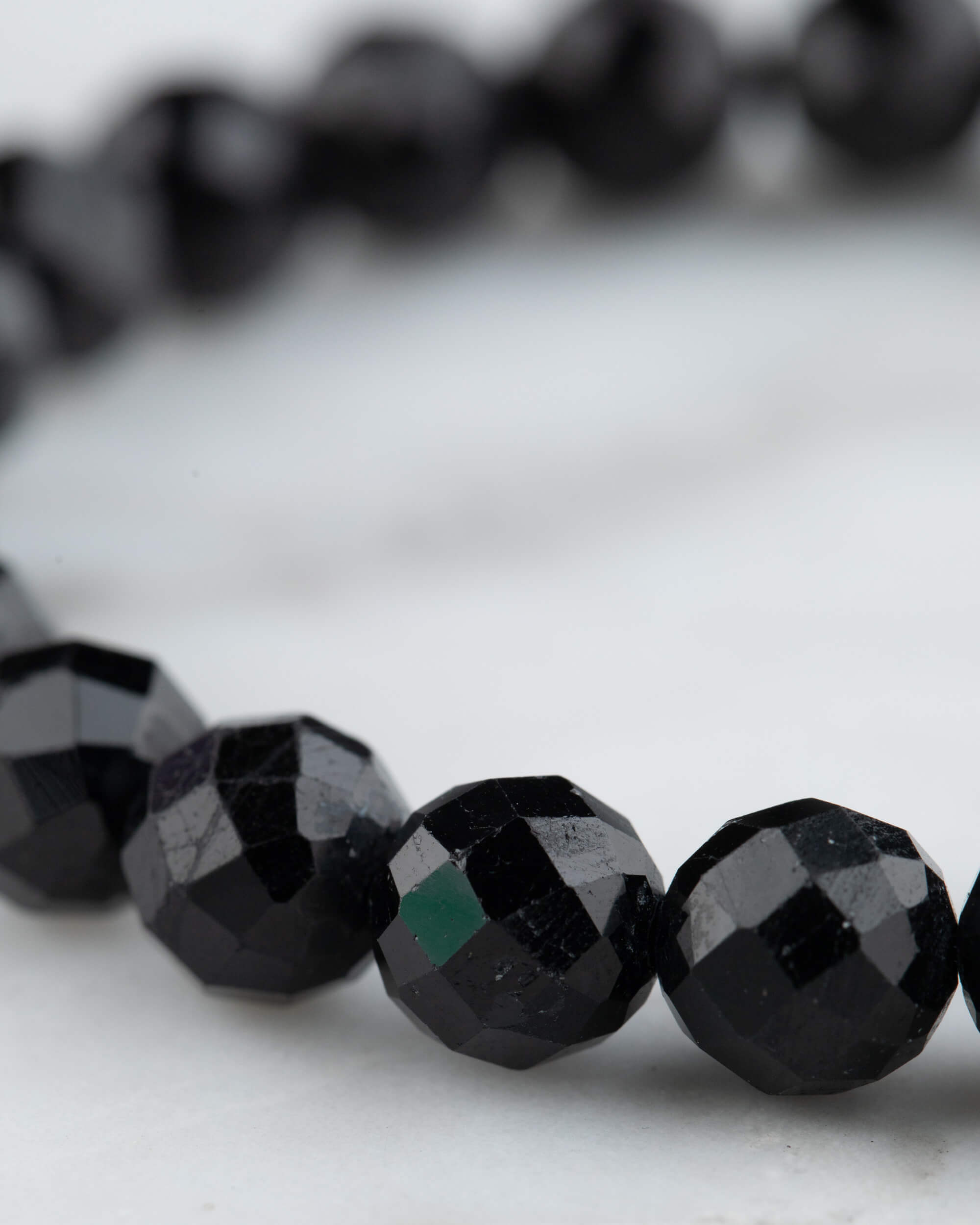 Pulsera de Turmalina Negra Facetada 8 mm - Protección Sólida y Activa