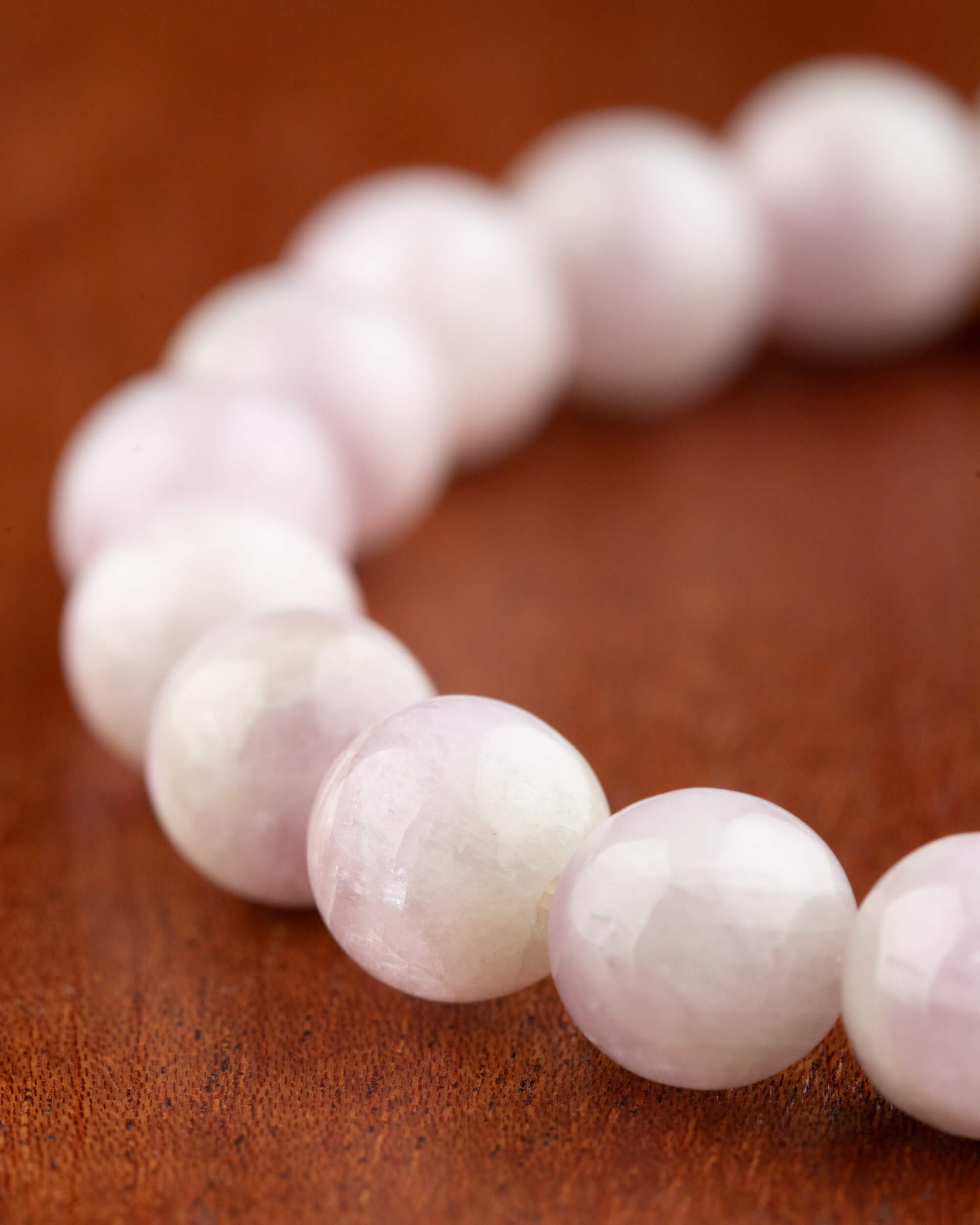 Pulsera de Kunzita 8 mm - Apertura Emocional y Ternura Sólida
