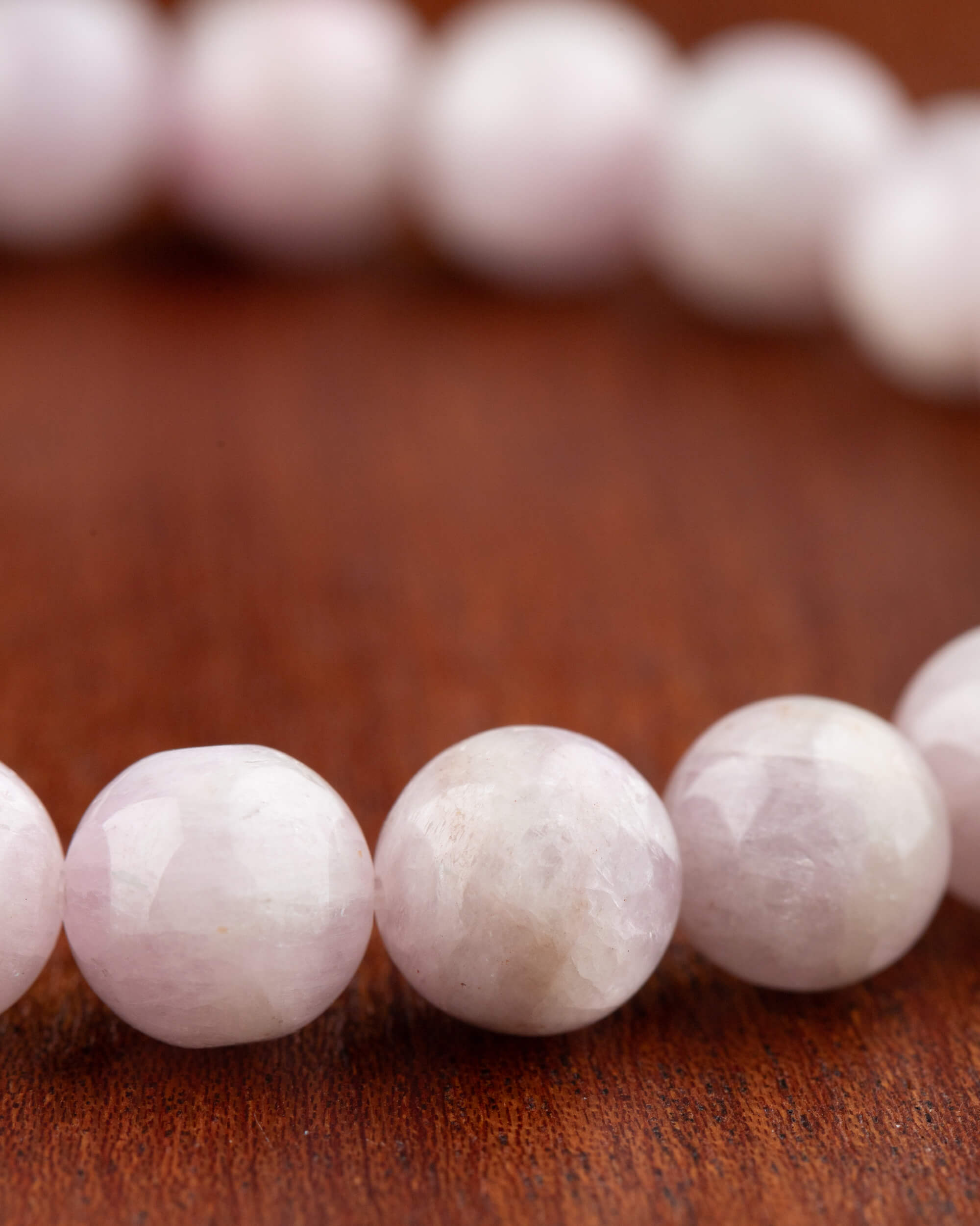 Pulsera de Kunzita 8 mm - Apertura Emocional y Ternura Sólida