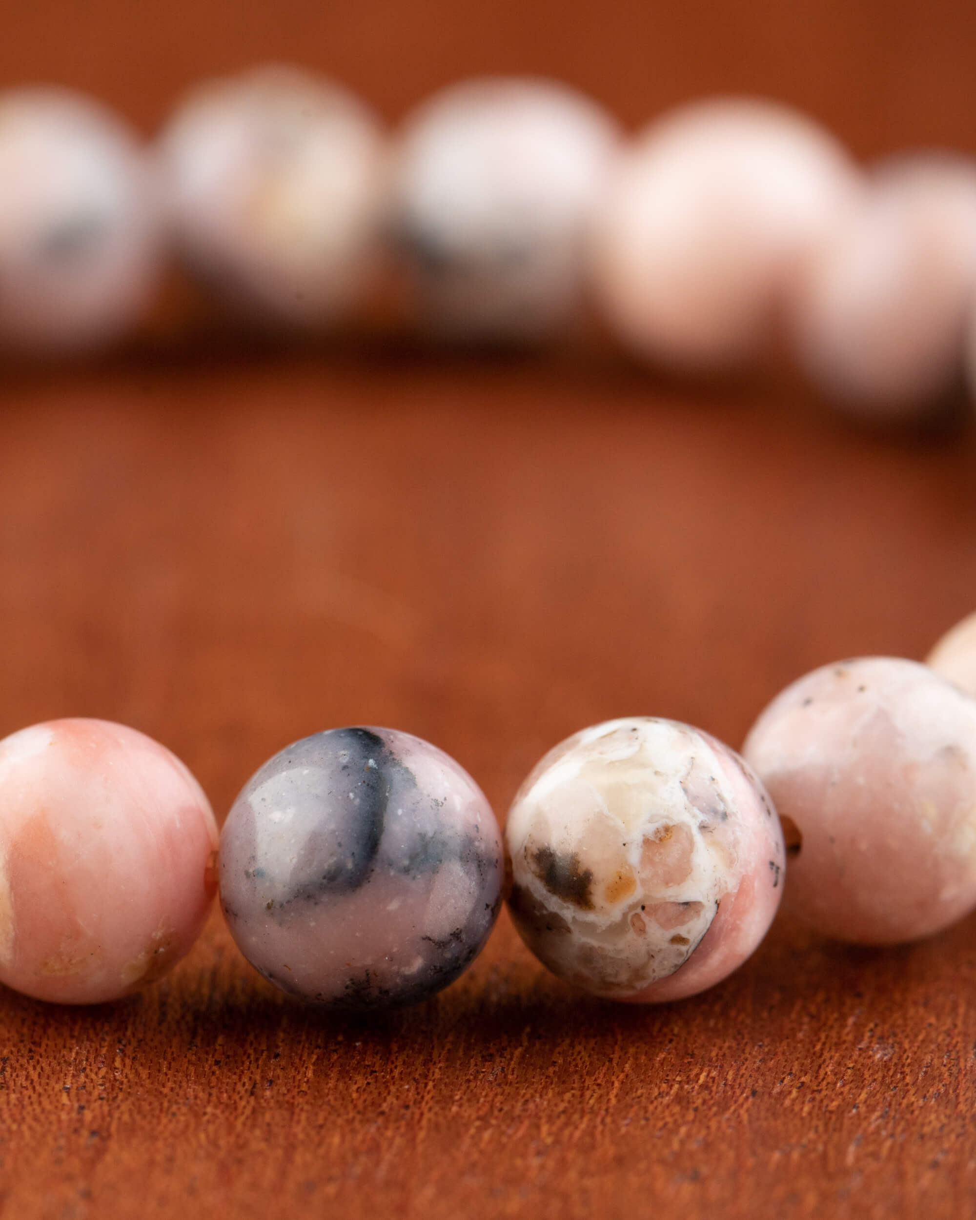 Pulsera de Ópalo Rosa 8 mm - Ternura Silenciosa y Consuelo