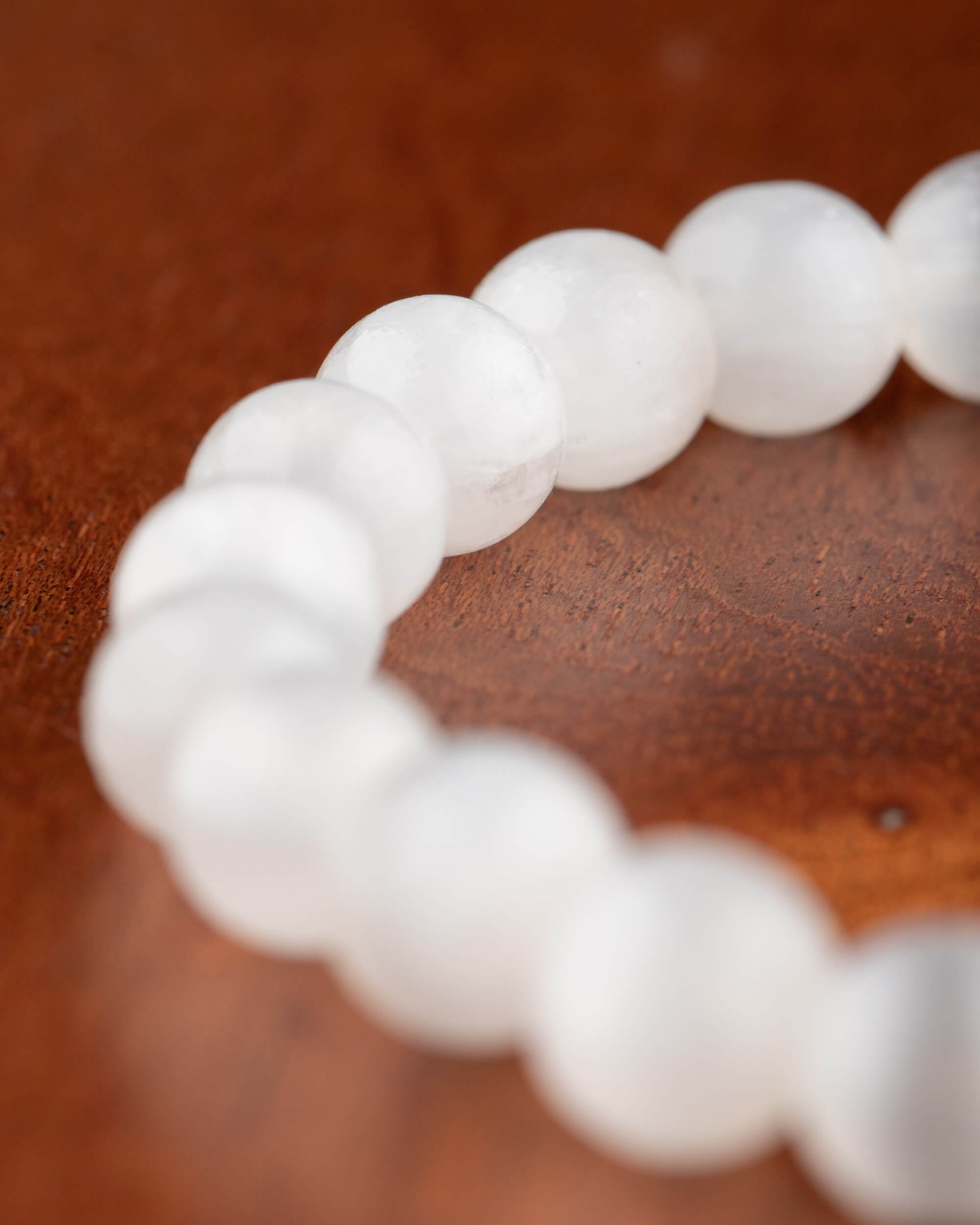 Pulsera de Selenita 8 mm - Luz Clara y Eje Vertical