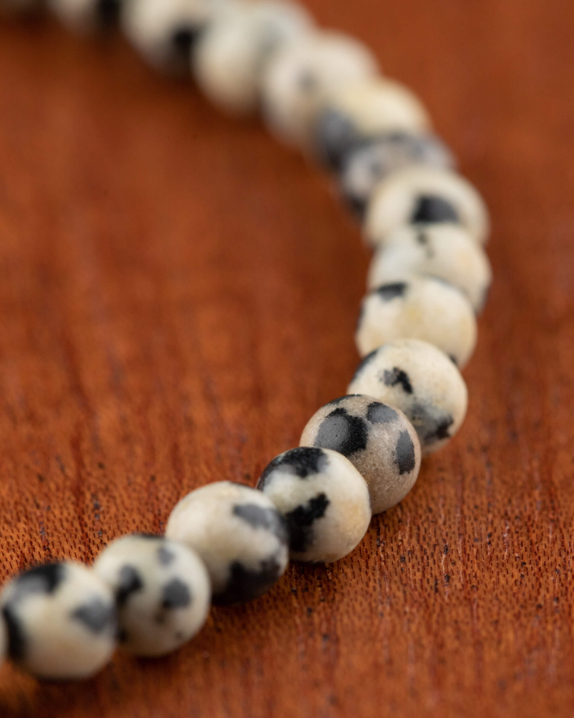 Pulsera de Jaspe Dálmata 4 mm - Juego y Alegría