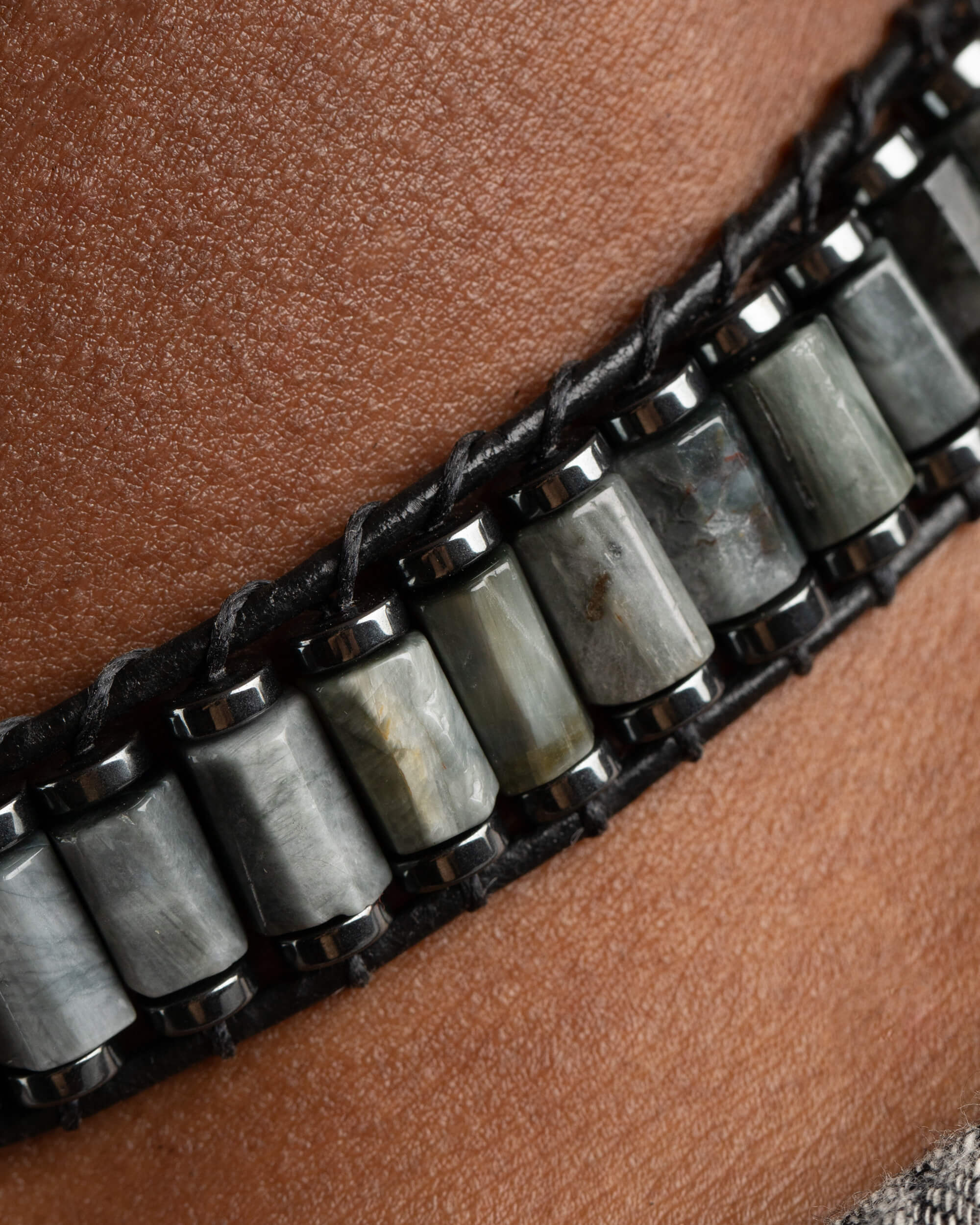 Collar Cosmosis Ajustable - Visión Enraizada y Perspectiva (Ojo de Halcón)