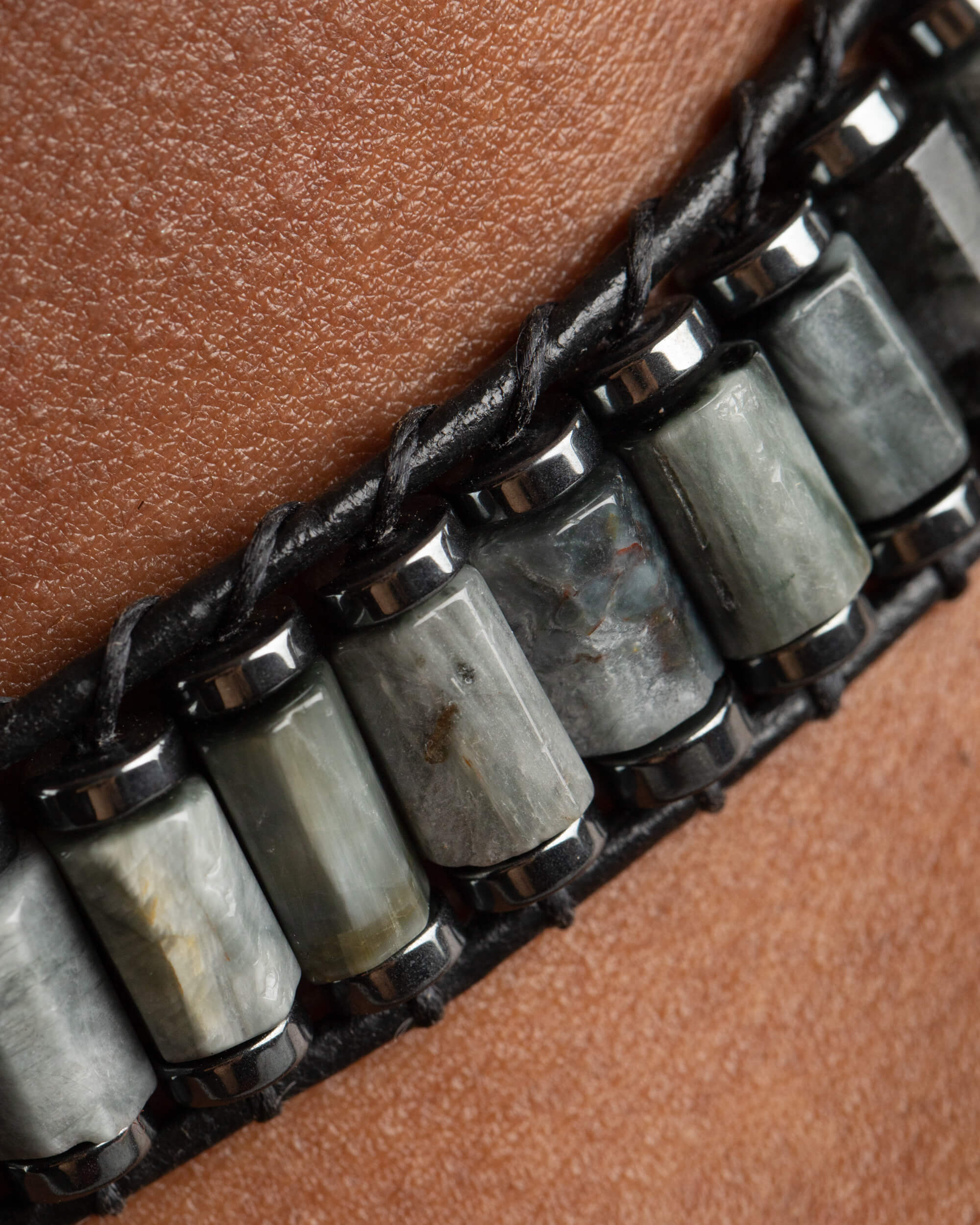 Collar Cosmosis Ajustable - Visión Enraizada y Perspectiva (Ojo de Halcón)