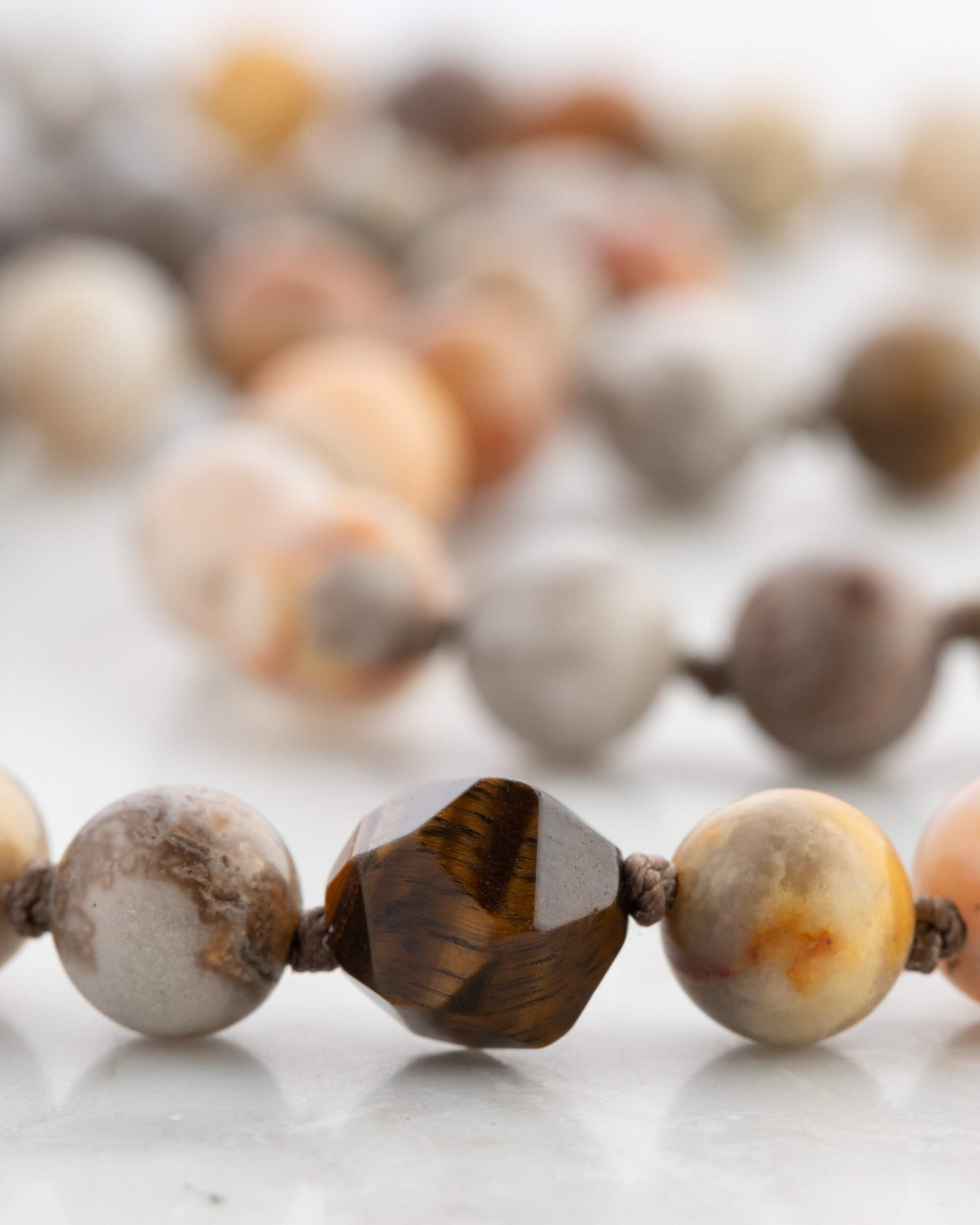 Codificador Doble Ágata Mexicana y Ojo de Tigre 90 Cuentas - Alegría y Protección (Agesta)