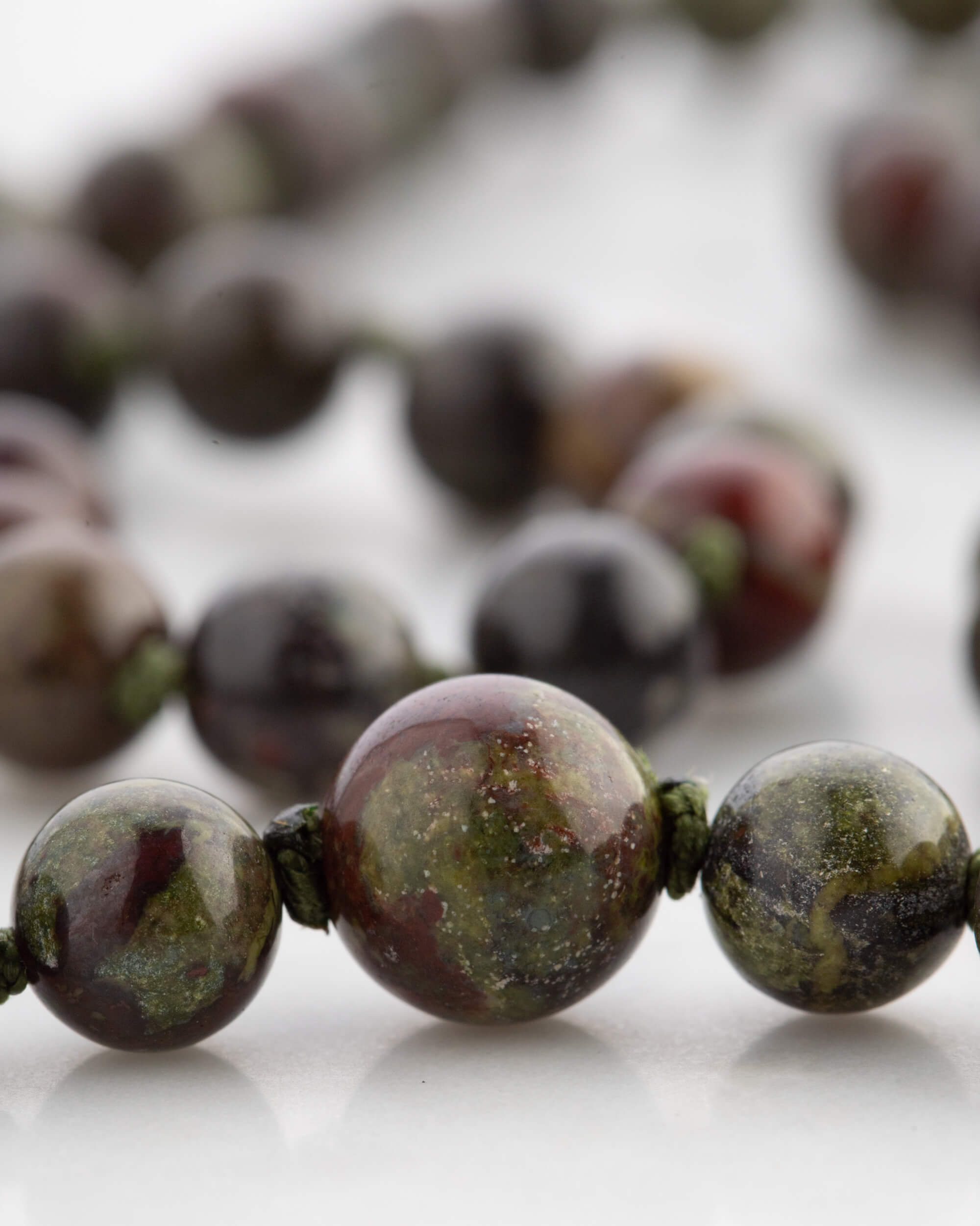 Codificador Doble Jaspe Sangre de Dragón 90 Cuentas - Poder Digno (Agesta)