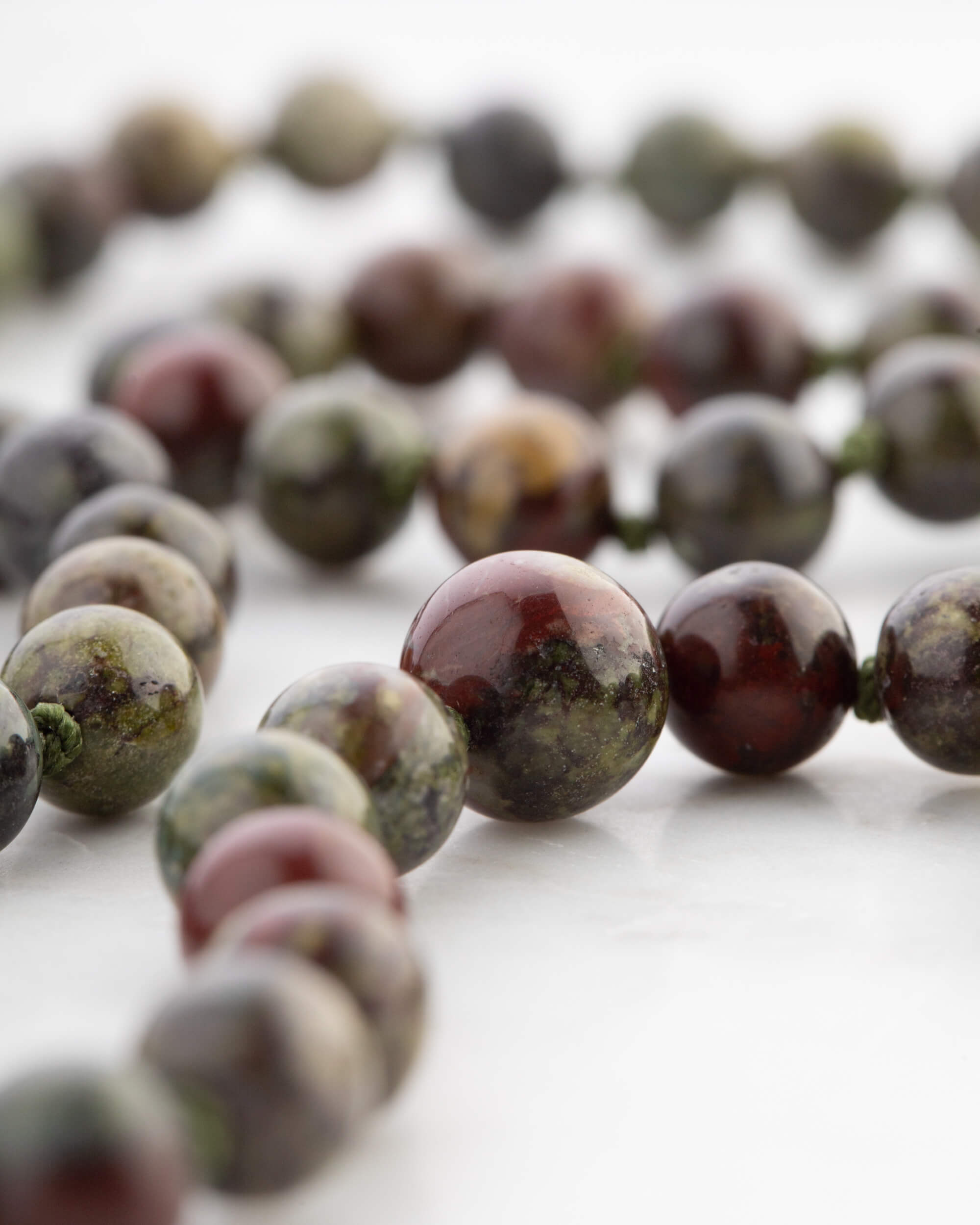 Codificador Doble Jaspe Sangre de Dragón 90 Cuentas - Poder Digno (Agesta)