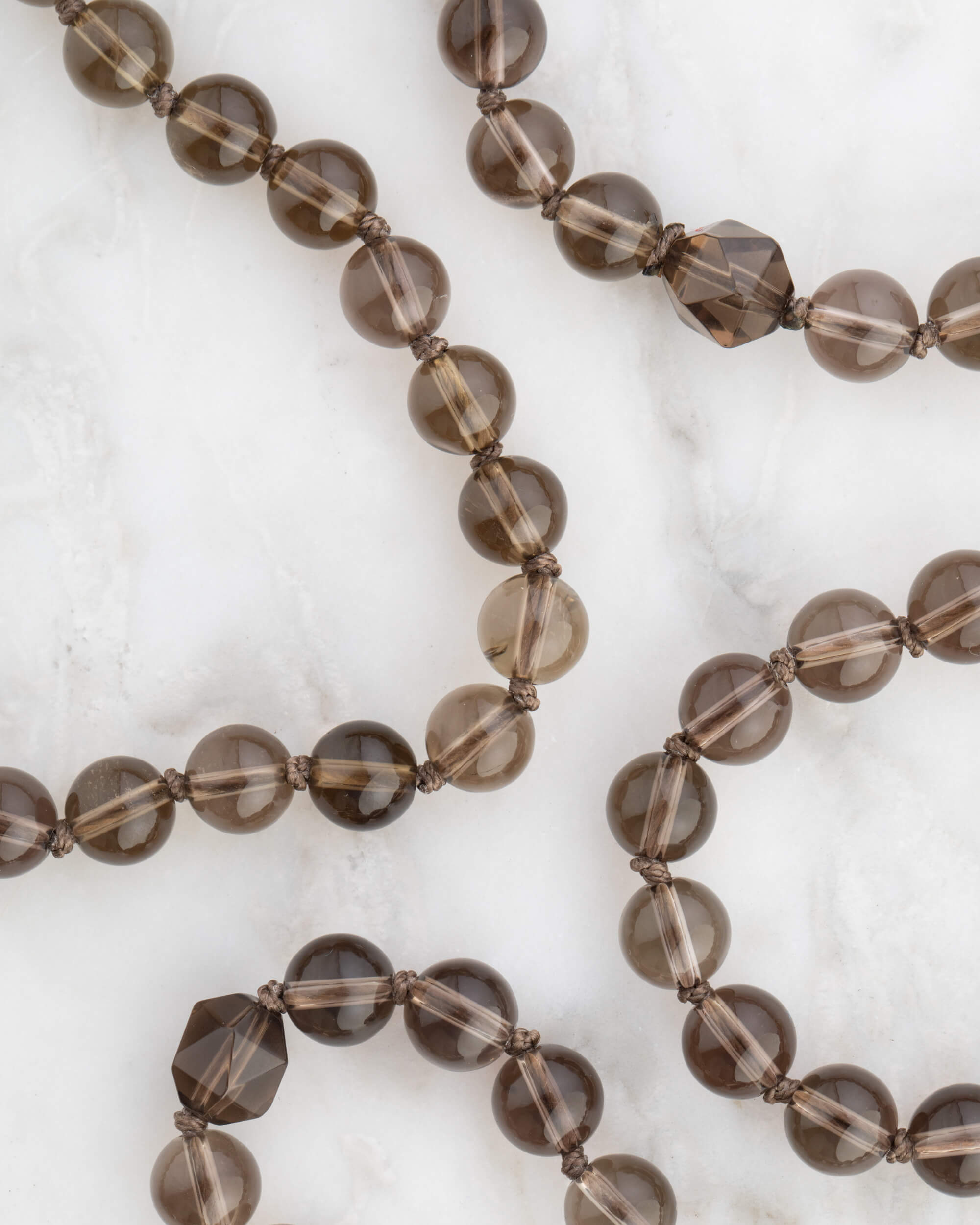 Codificador Doble Cuarzo Ahumado 90 Cuentas - Anclaje y Presencia (Agesta)