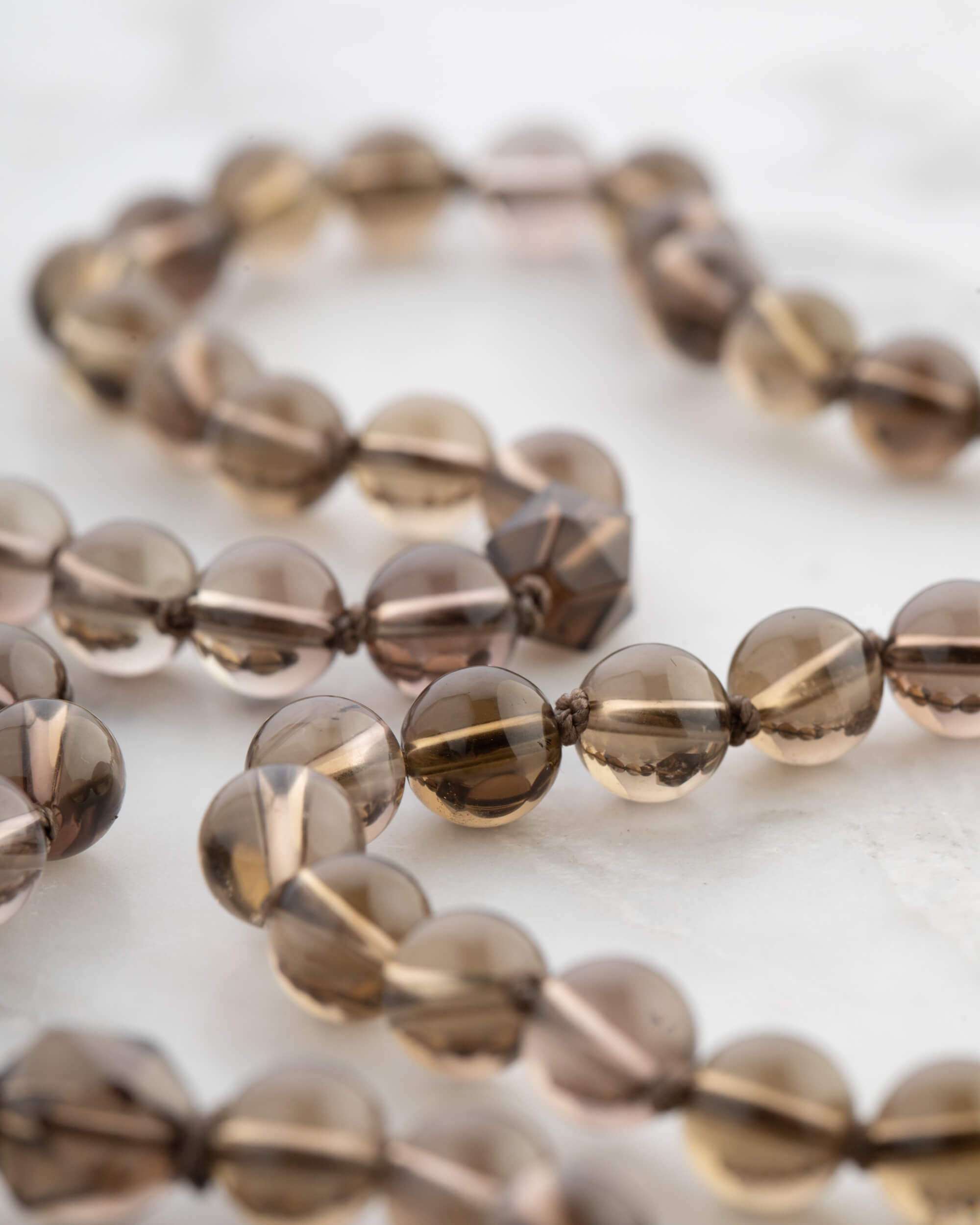 Codificador Doble Cuarzo Ahumado 90 Cuentas - Anclaje y Presencia (Agesta)