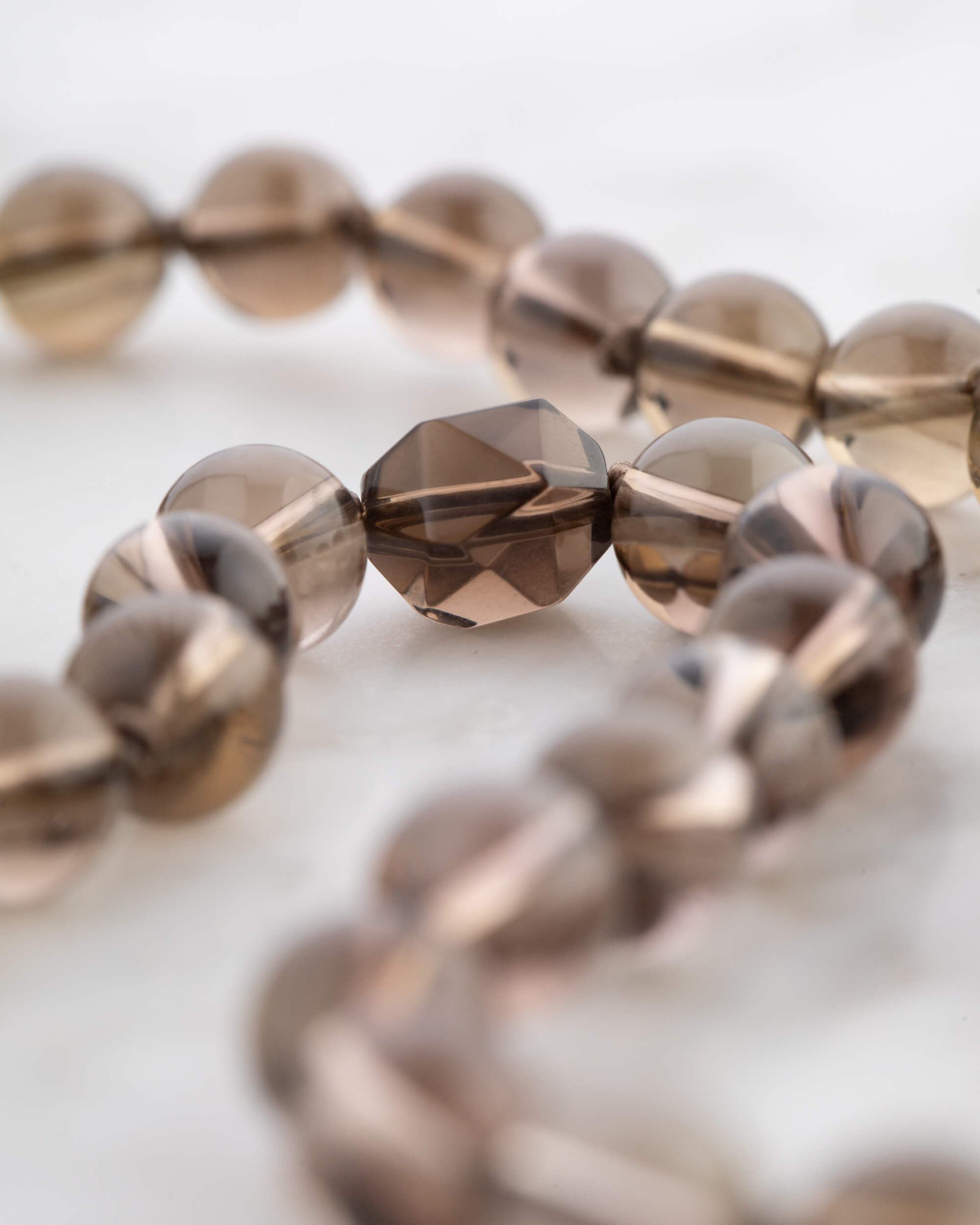 Codificador Doble Cuarzo Ahumado 90 Cuentas - Anclaje y Presencia (Agesta)