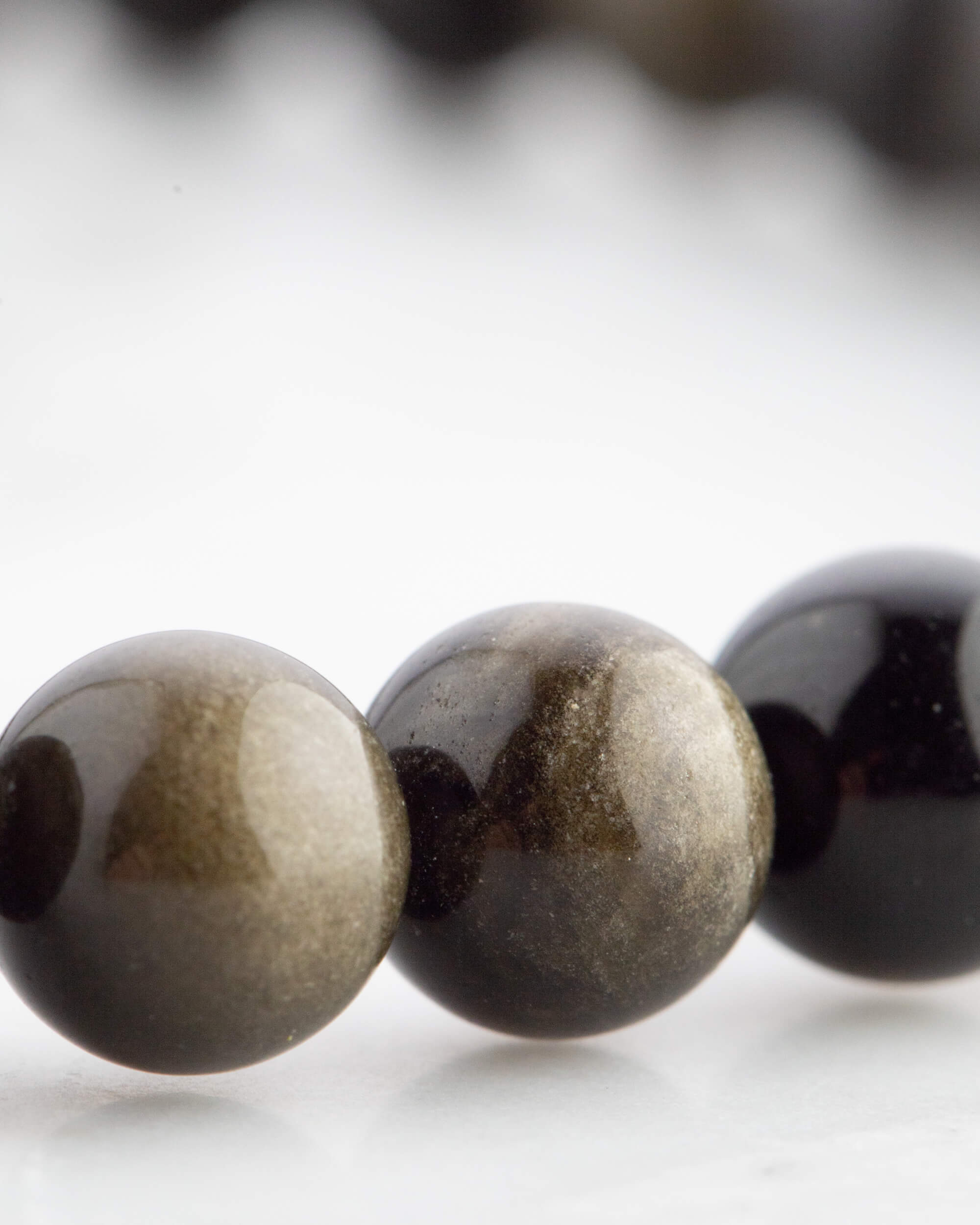 Codificador de Mano Obsidiana Dorada 34 cm - Poder Silencioso (Agesta)