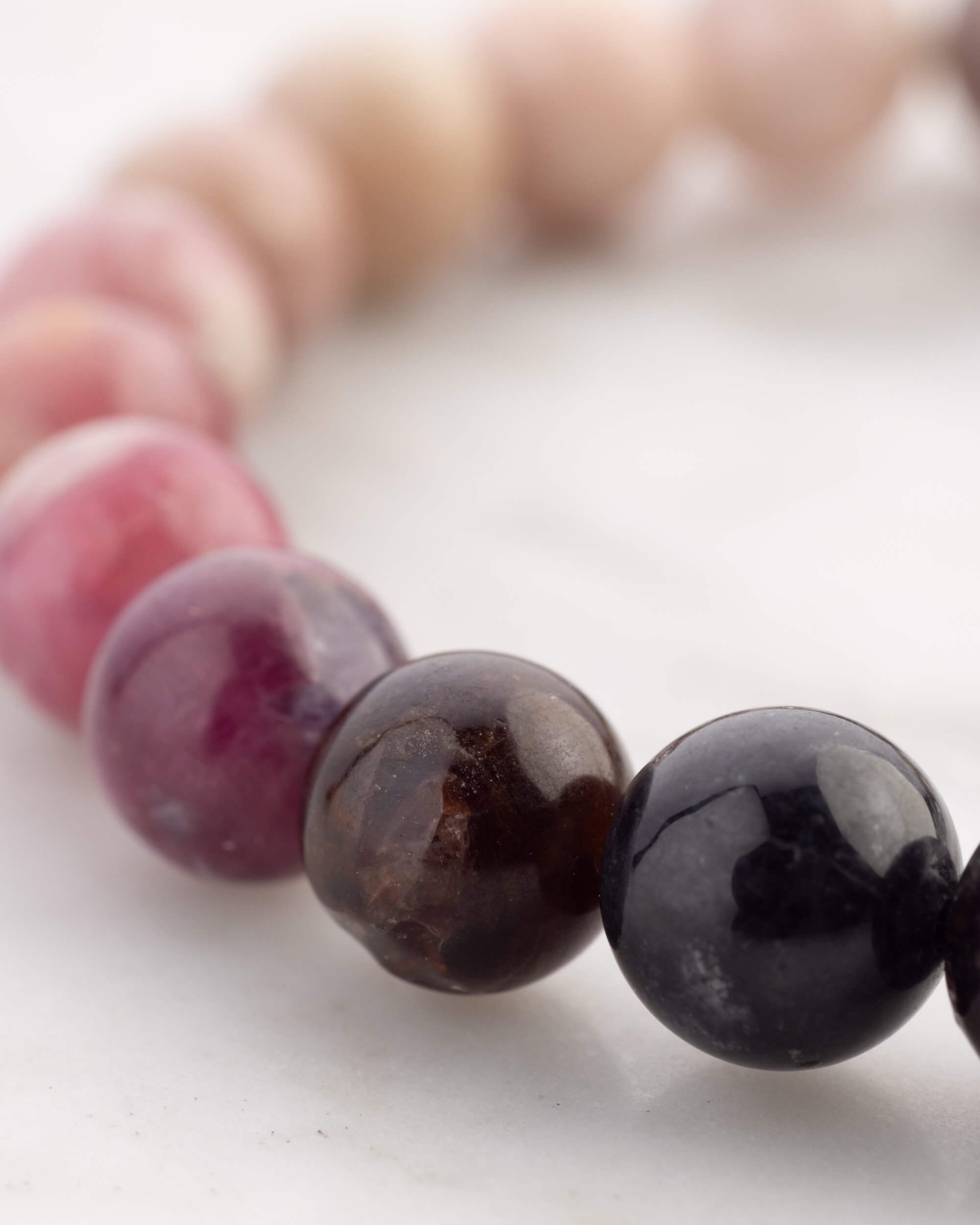 Pulsera de Turmalina Multicolor 8 mm - Corazón Enraizado (Degradado)