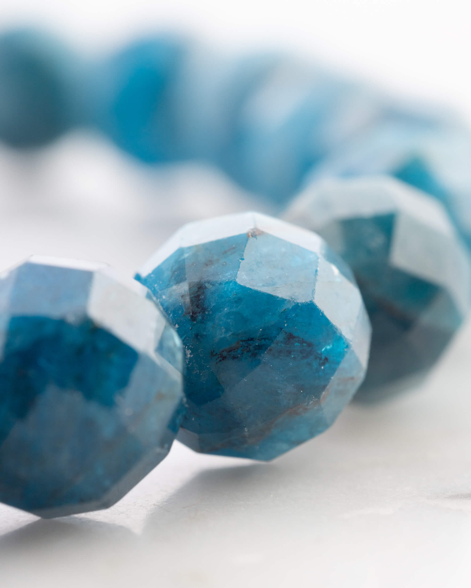 Pulsera de Apatita Azul Facetada 8 mm - Expresión Auténtica