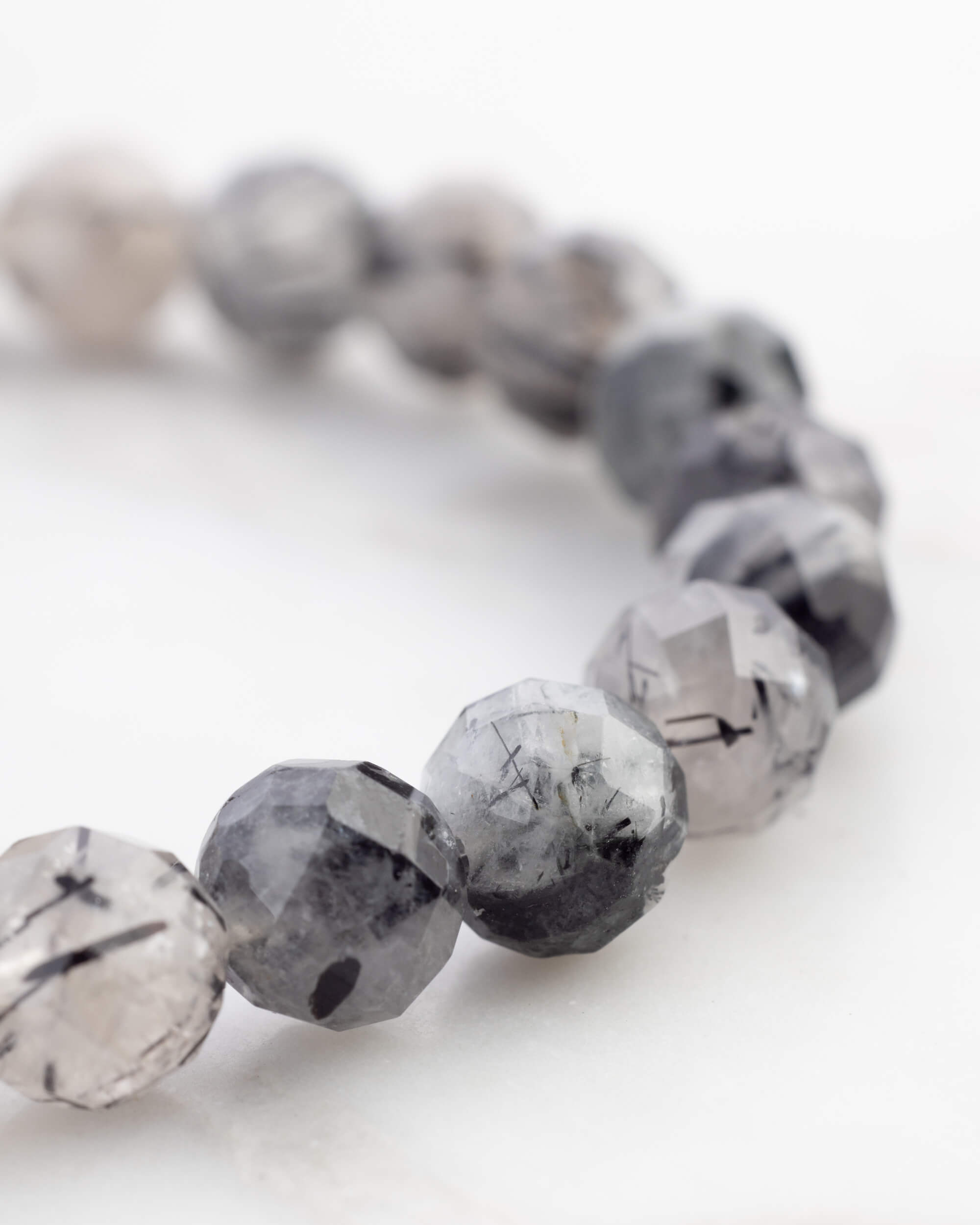 Pulsera de Cuarzo Turmalinado Facetada 8 mm - Equilibrio y Polaridad (Degradado)