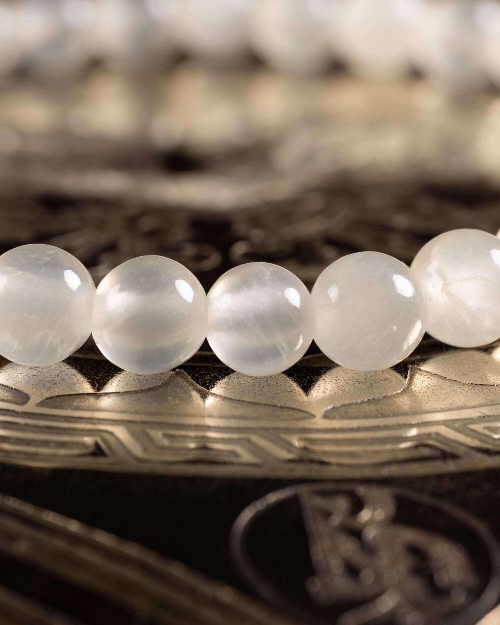 Pulsera de Selenita 6 mm - Paz Mental y Eje Luminoso