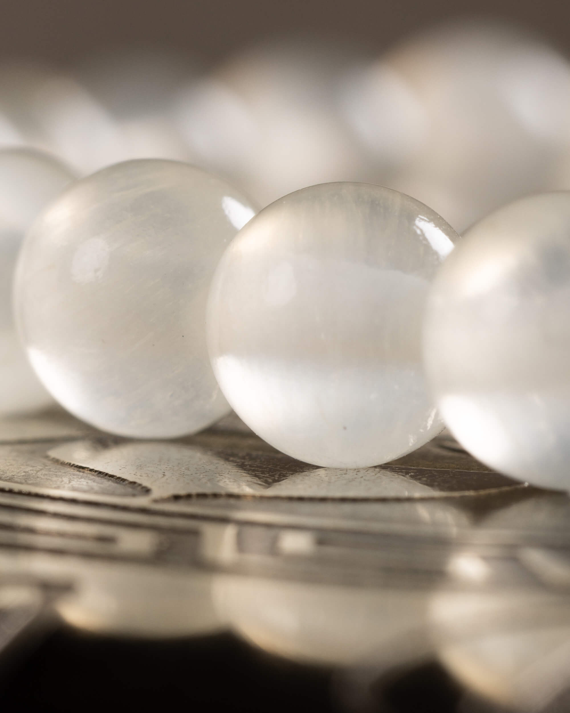 Pulsera de Selenita 6 mm - Paz Mental y Eje Luminoso