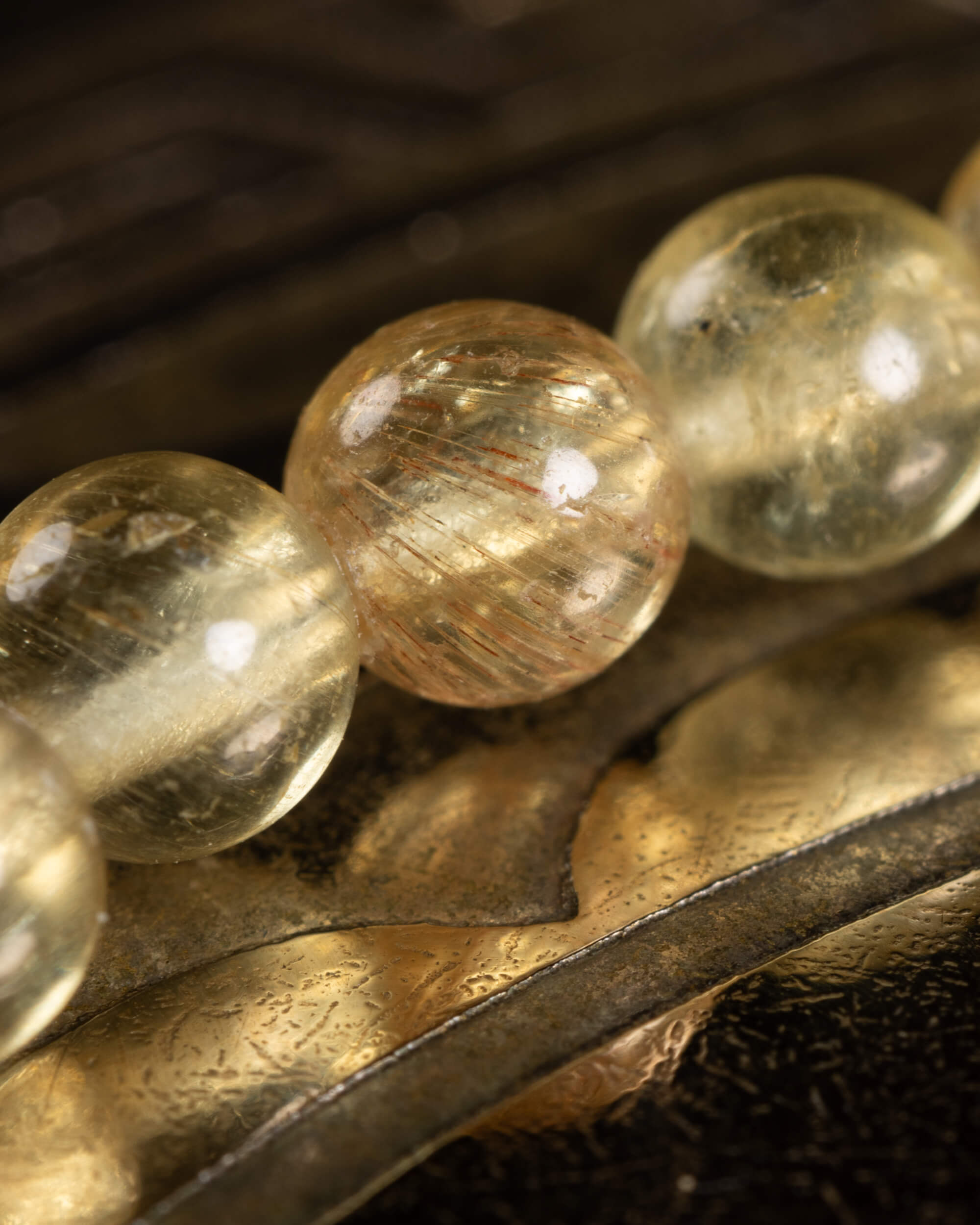 Pulsera de Cuarzo Rutilado 4 mm - Claridad y Decisión Sutil