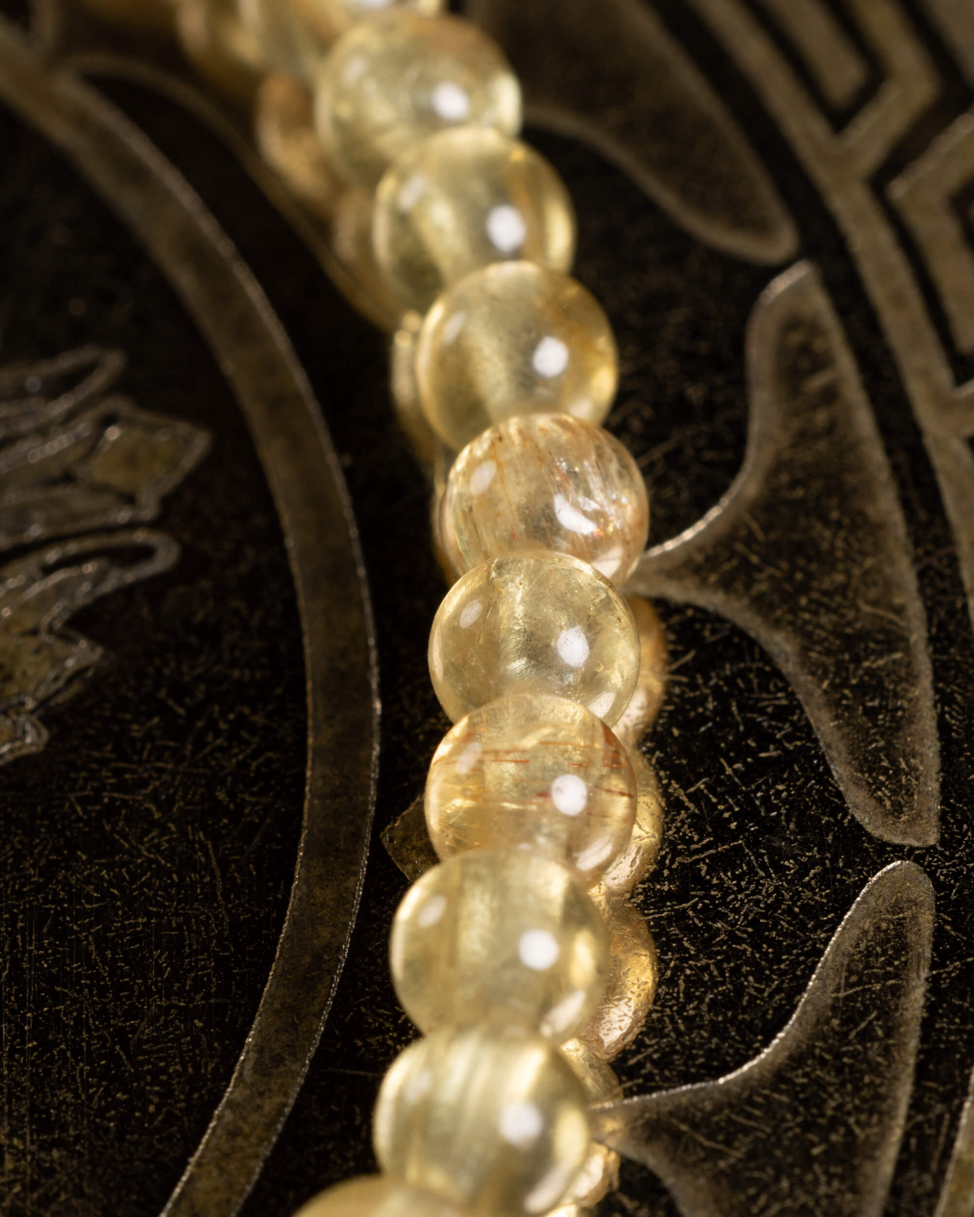 Pulsera de Cuarzo Rutilado 4 mm - Claridad y Decisión Sutil