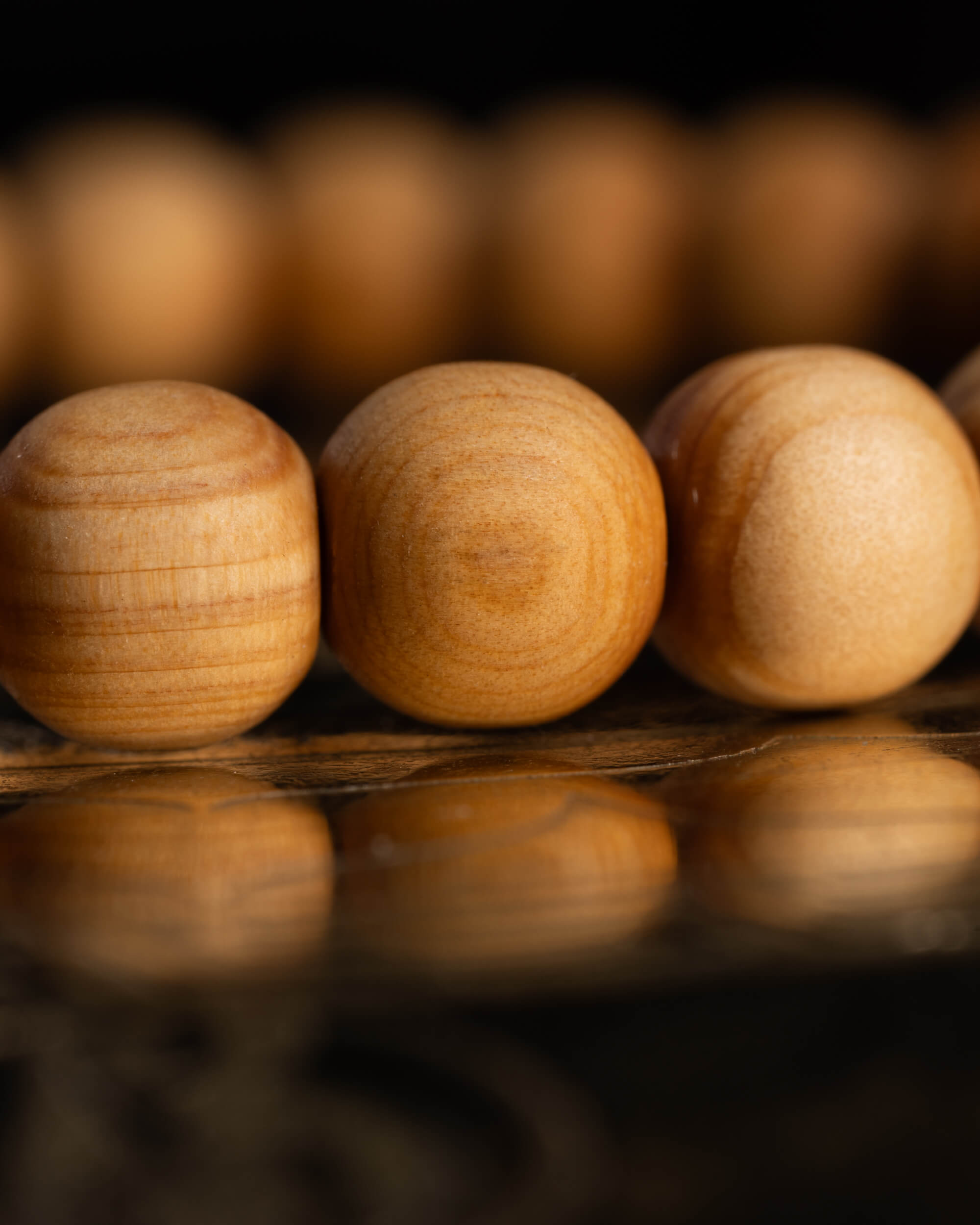 Pulsera de Madera de Sándalo 6 mm - Suavidad y Voz Serena