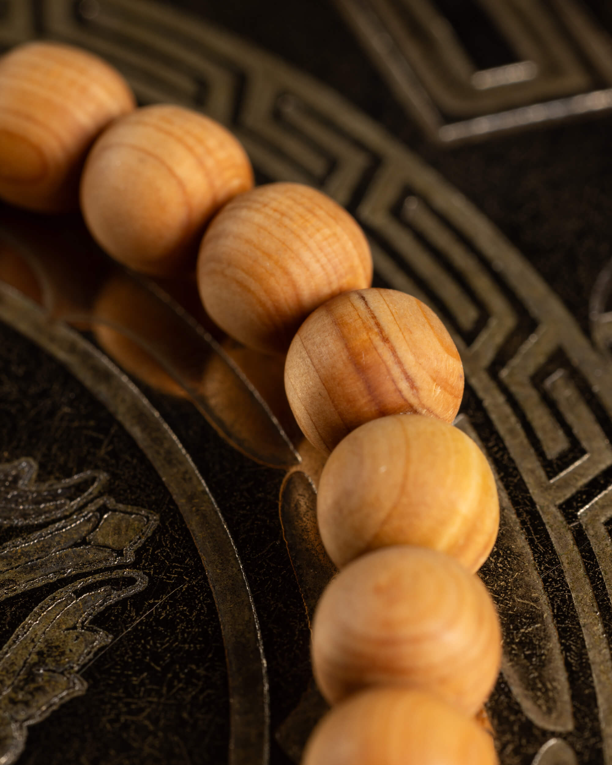 Pulsera de Madera de Sándalo 6 mm - Suavidad y Voz Serena