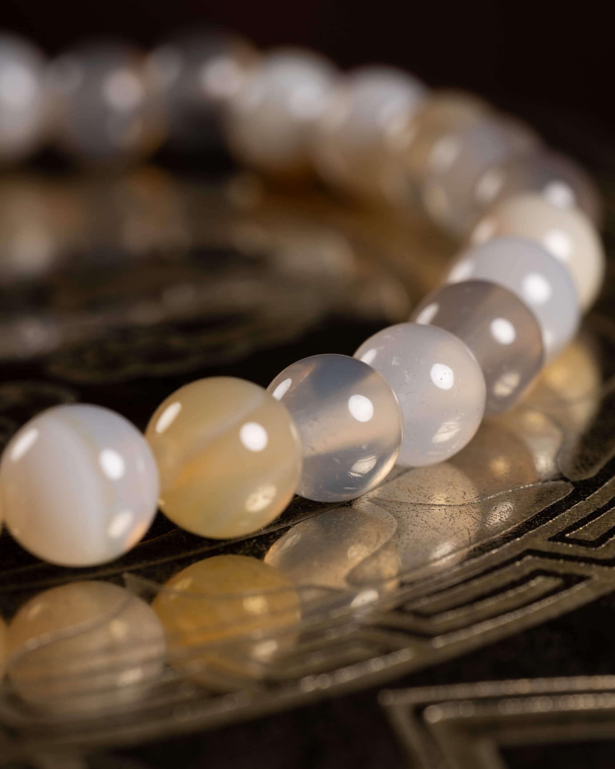 Pulsera de Ágata Gris 6 mm - Calma y Presencia Suave