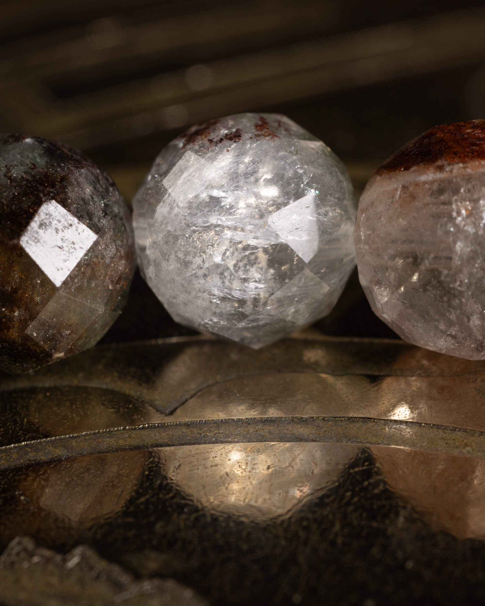 Pulsera de Lodalita Facetada 8 mm - Visión Chamánica y Claridad