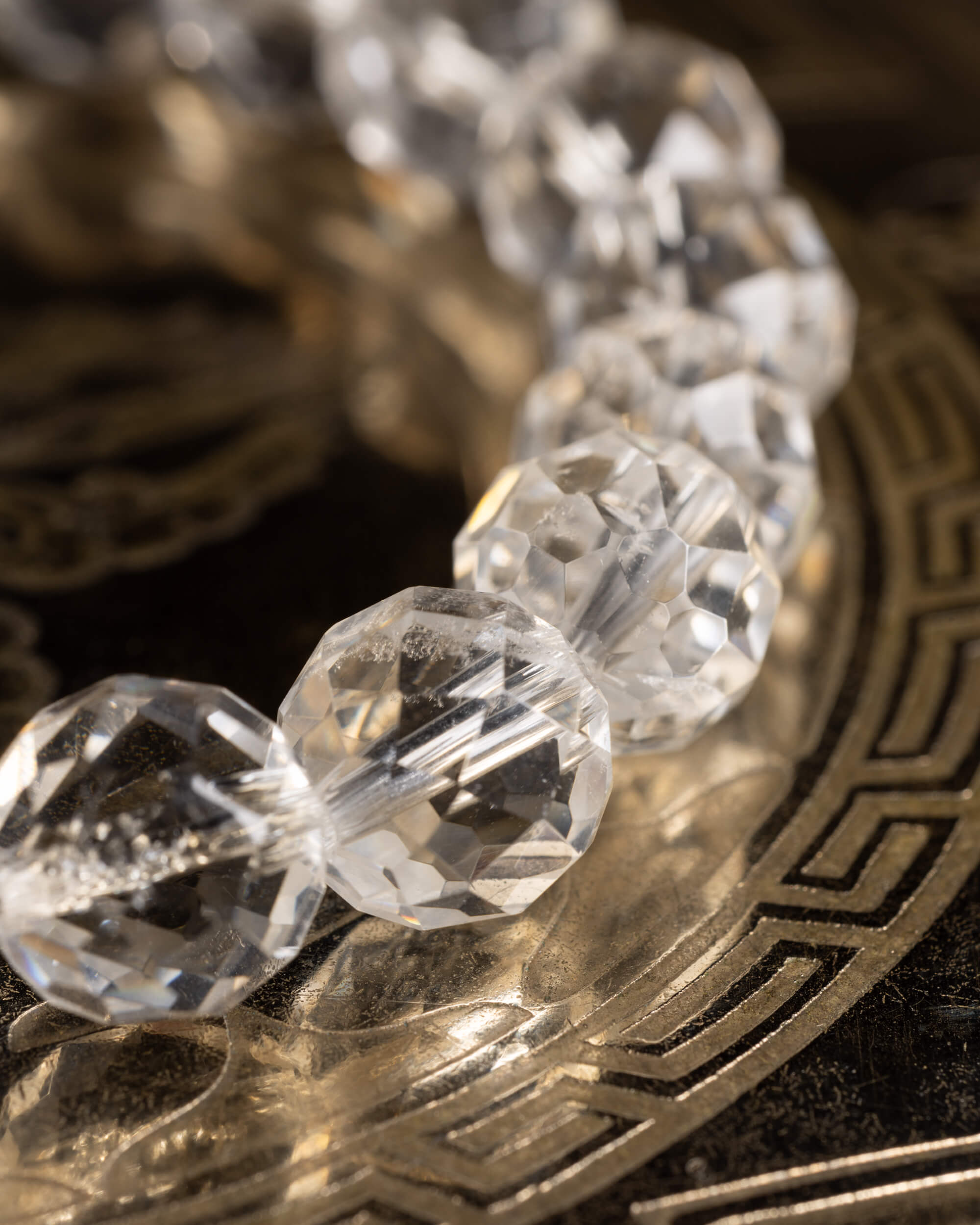 Pulsera de Cuarzo Transparente Facetada 10 mm - Claridad y Pureza Radiante