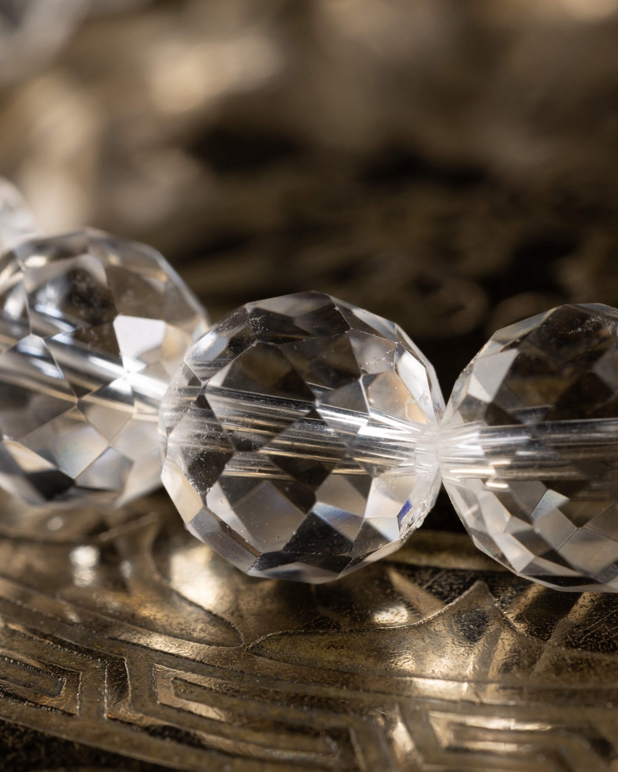 Pulsera de Cuarzo Transparente Facetada 10 mm - Claridad y Pureza Radiante