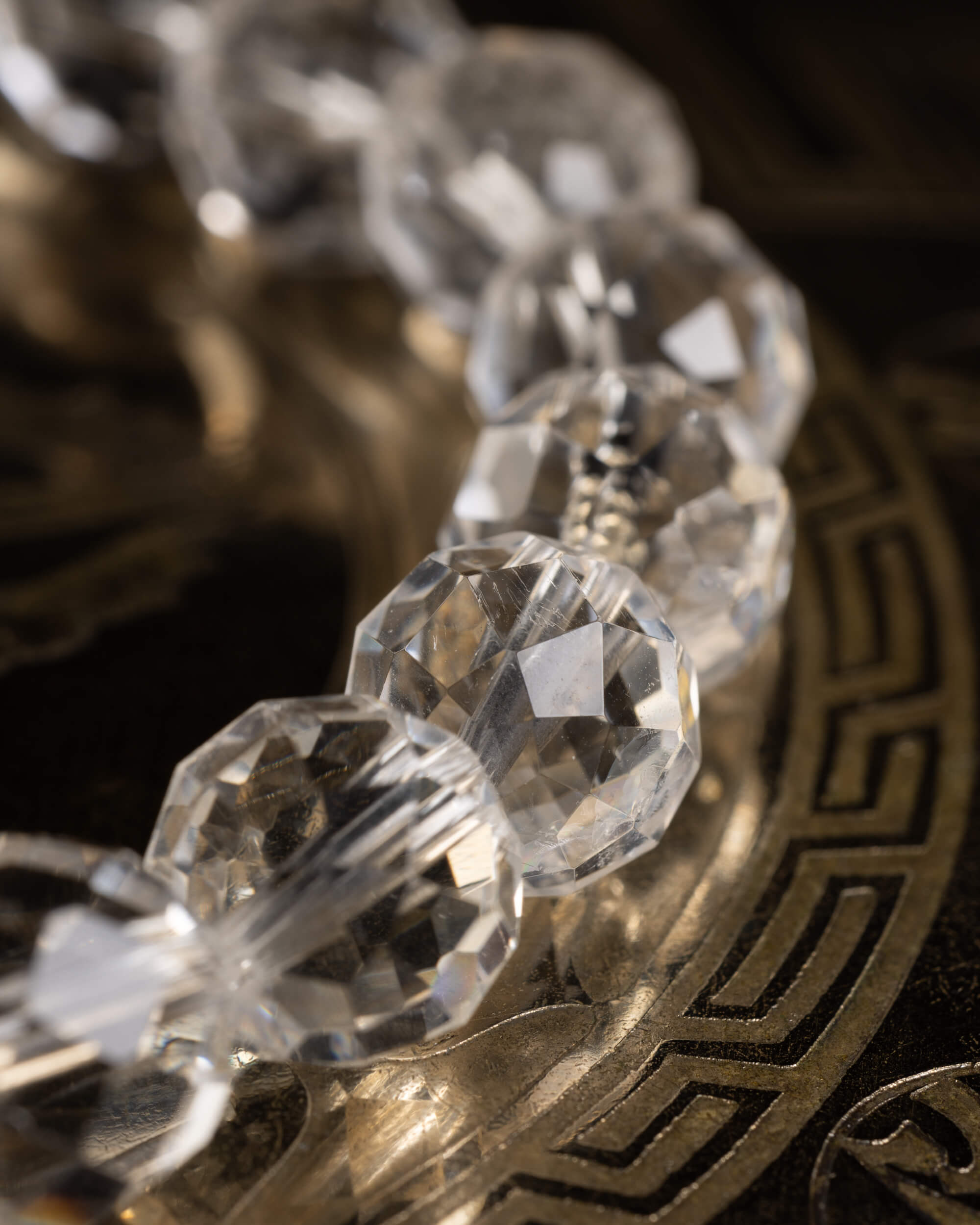 Pulsera de Cuarzo Transparente Facetada 10 mm - Claridad y Pureza Radiante