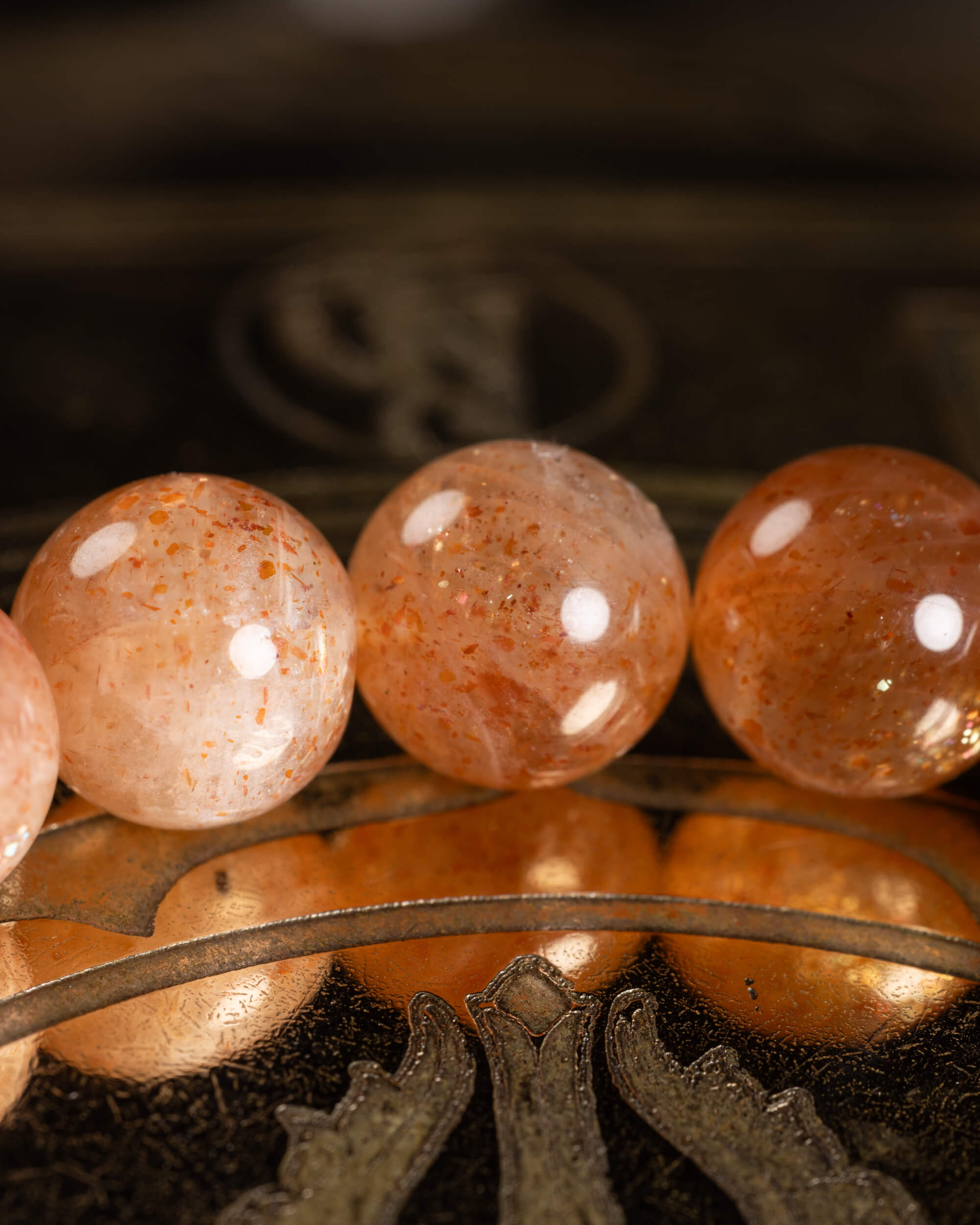 Pulsera de Piedra Sol Roja 8 mm - Fuego y Alegría