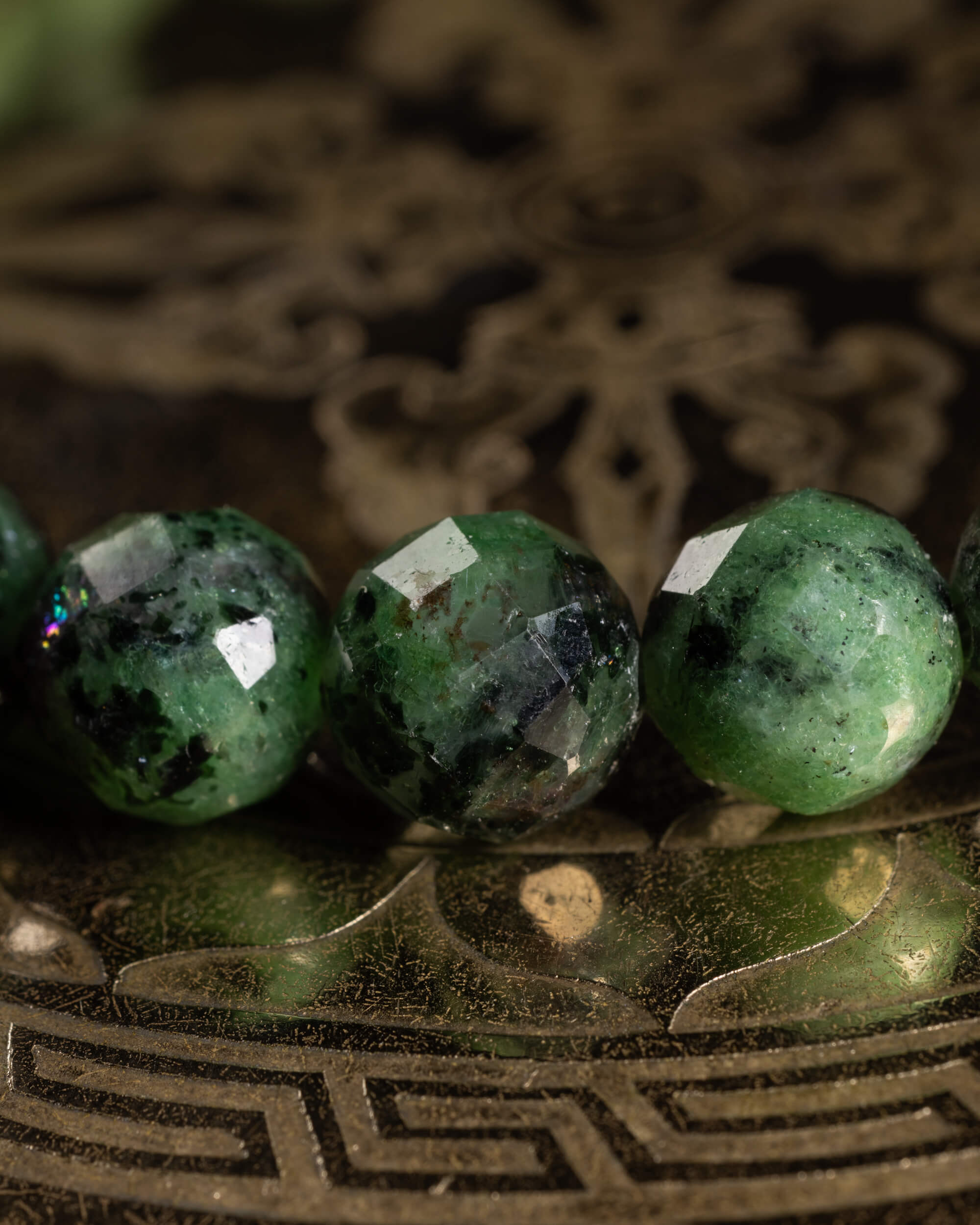 Pulsera de Zoisita Facetada 8 mm - Renacimiento y Vitalidad Radiante