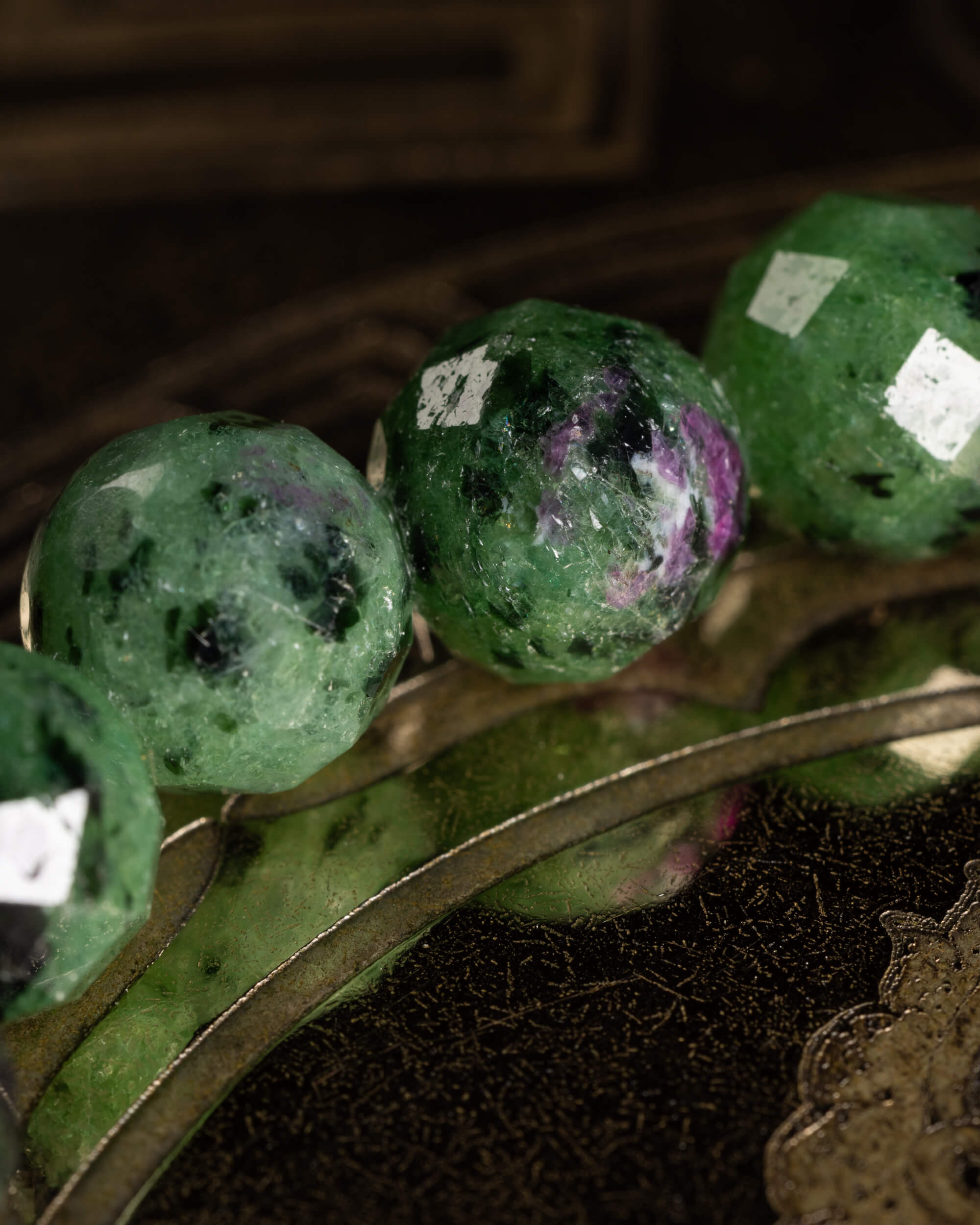 Pulsera de Zoisita Facetada 8 mm - Renacimiento y Vitalidad Radiante