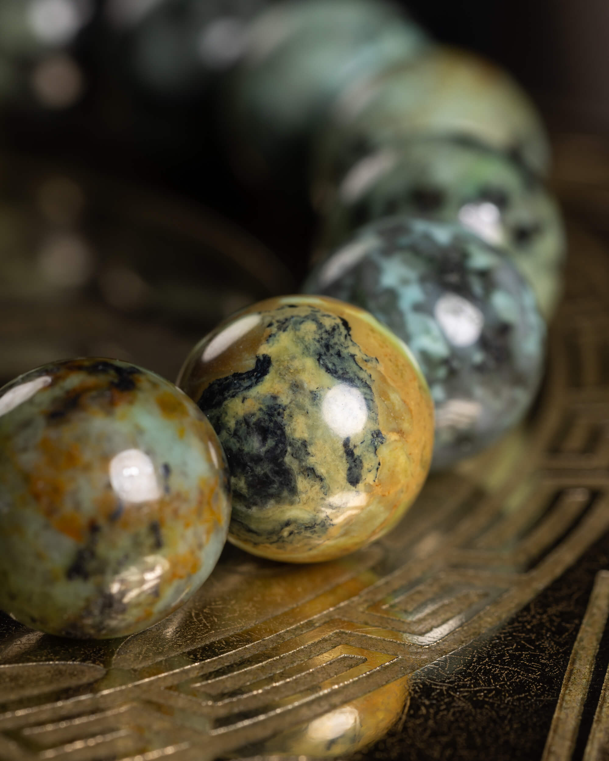 Pulsera de Turquesa Africana 10 mm - Expresión Plena y Serenidad