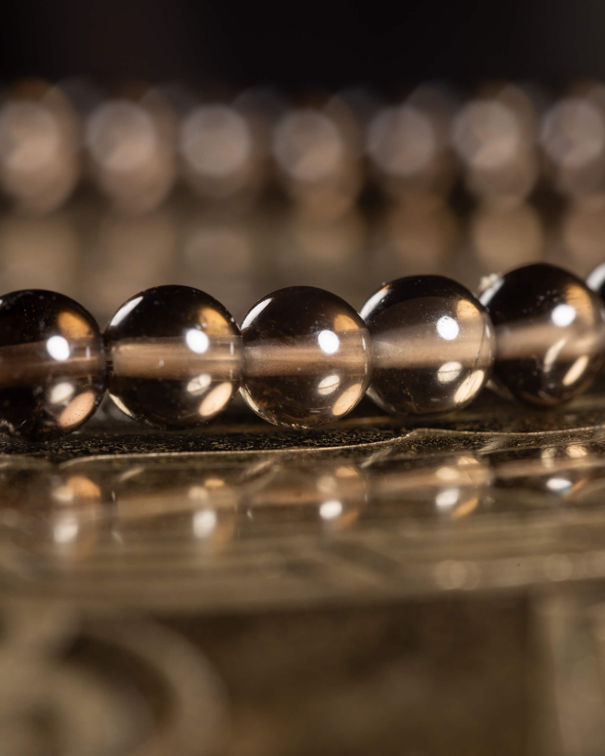 Pulsera de Cuarzo Ahumado 4 mm - Estabilidad y Base Suave