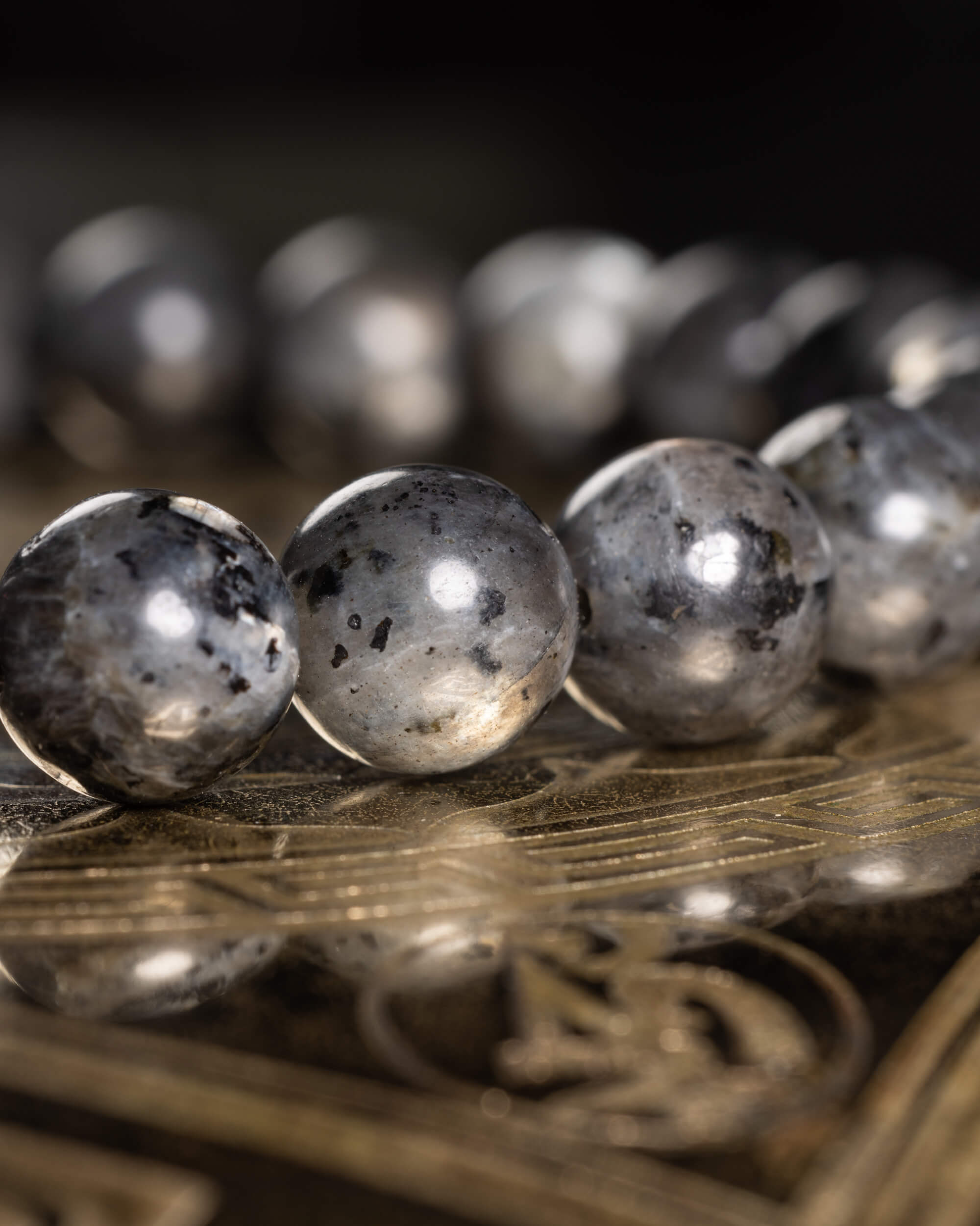 Pulsera de Larvikita 8 mm - Visión Profunda y Arraigo