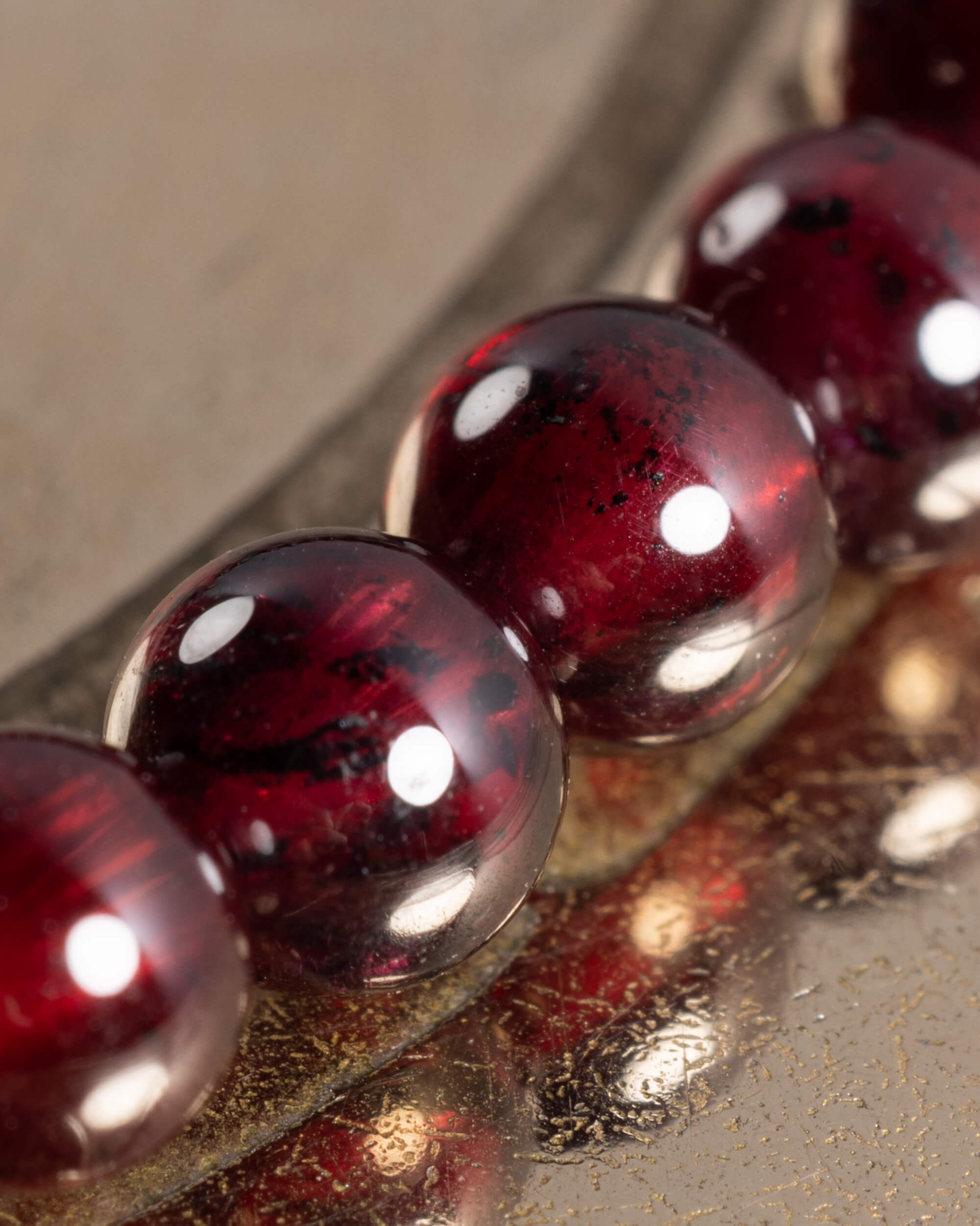 Pulsera de Granate Rojo 4 mm - Fuerza y Raíz Sutil