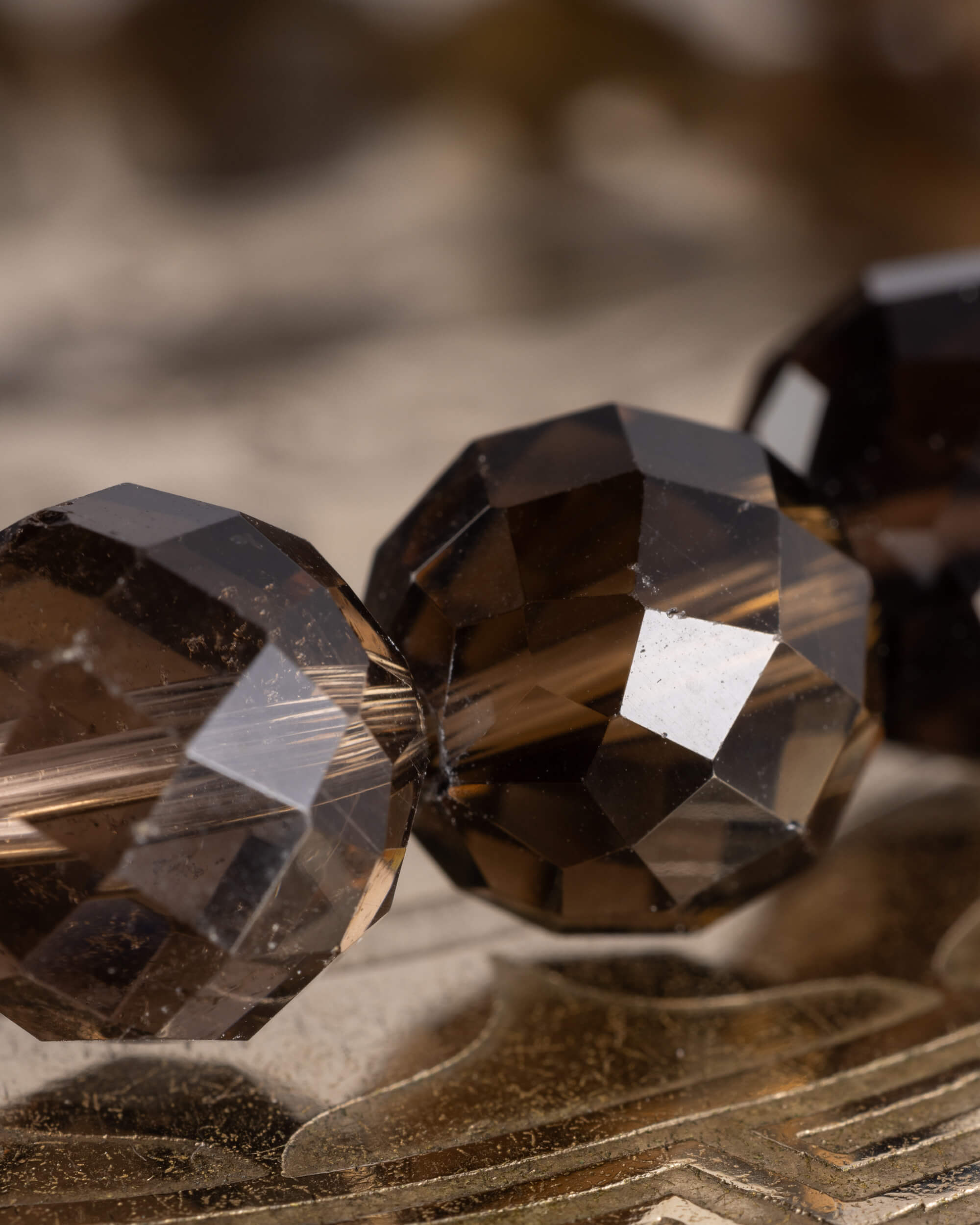 Pulsera de Cuarzo Ahumado Facetada 10 mm - Anclaje Profundo