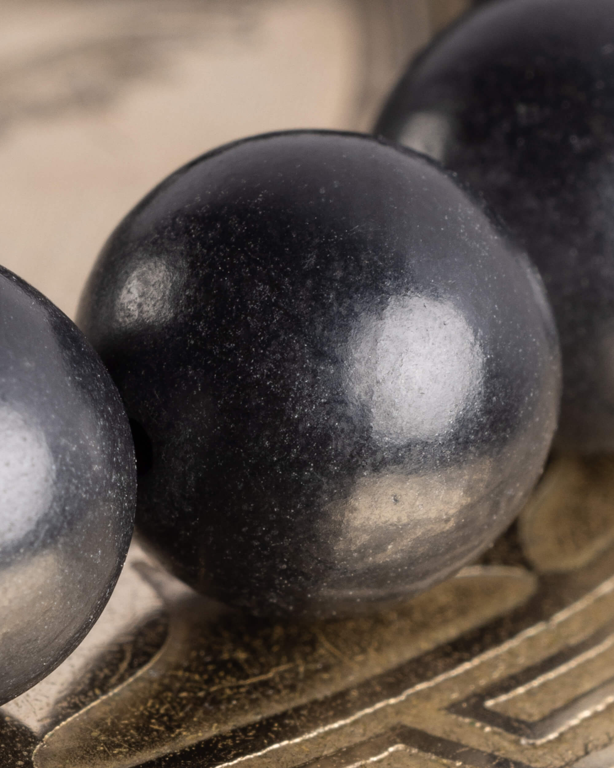 Pulsera de Shungita 10 mm - Protección Profunda y Núcleo Estable