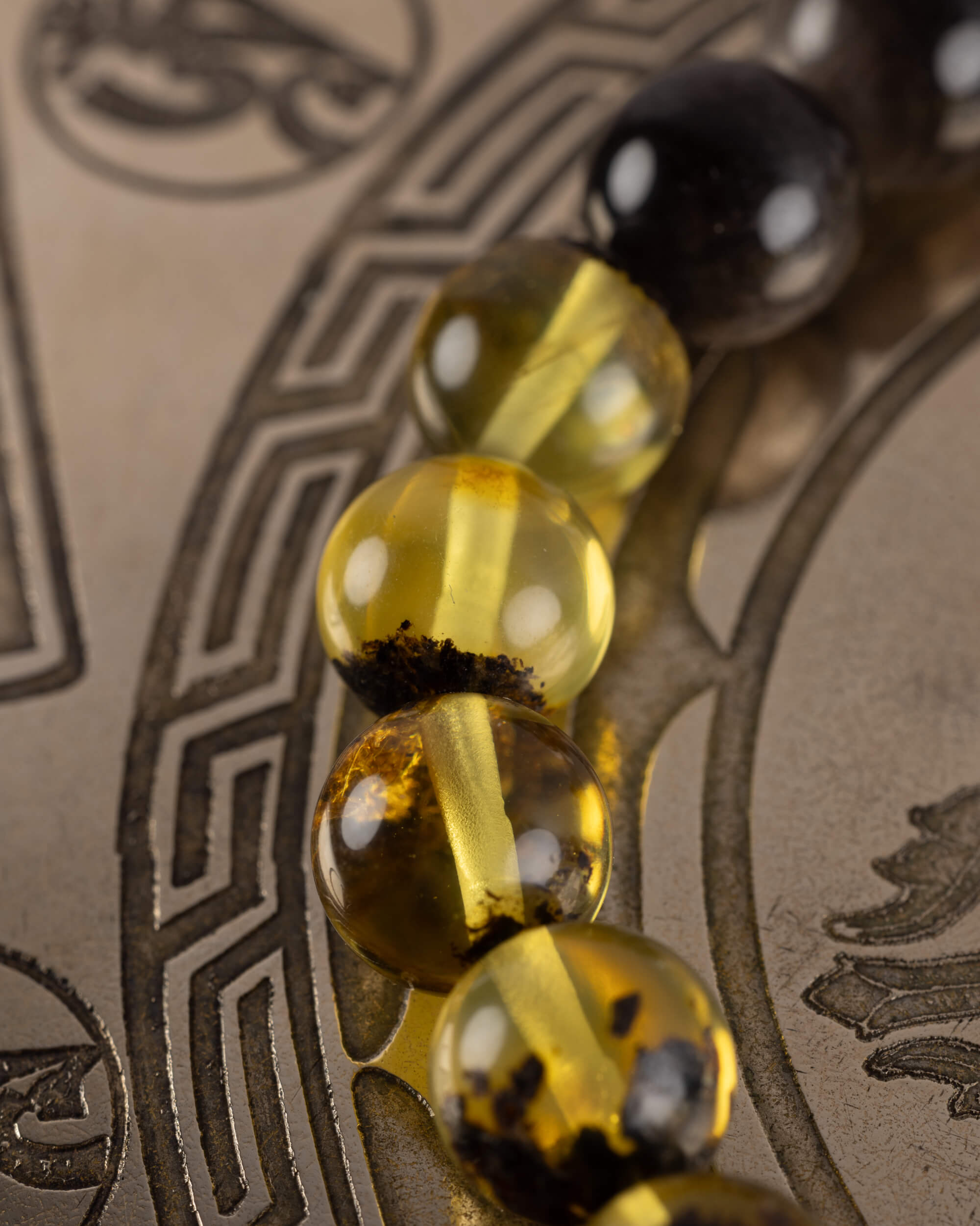 Pulsera Amaterasu (Diosa Solar) 8 mm - Luz Discernida y Protección