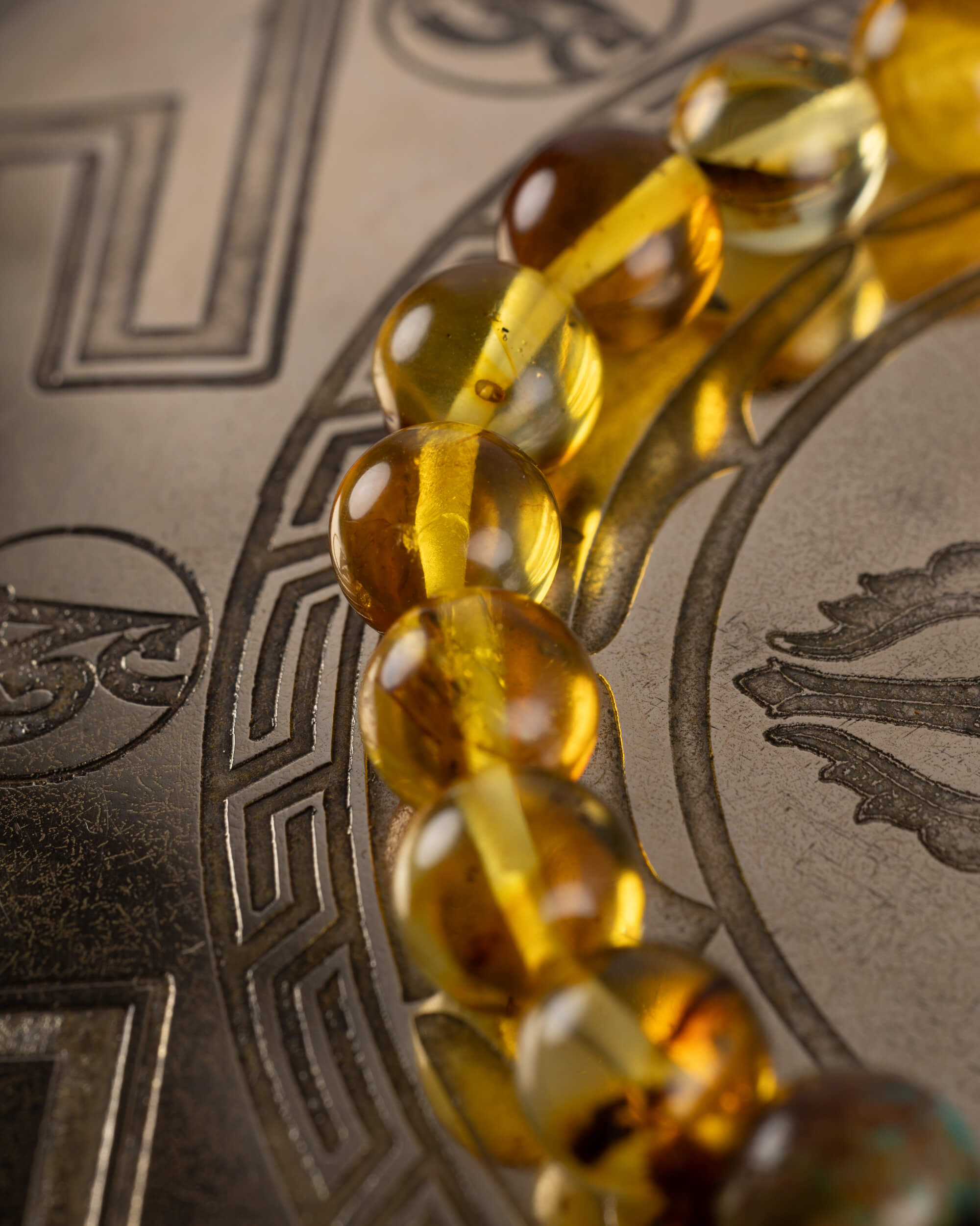 Pulsera Huitzilopochtli (Dios Solar) 8 mm - Voz Valiente y Expresión