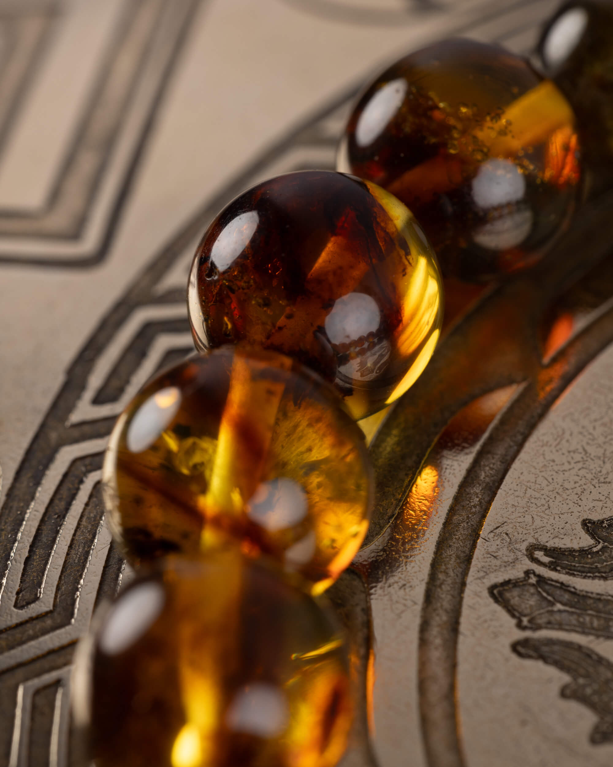 Pulsera Usil (Dios Solar) 8 mm - Equilibrio Amoroso y Cuidado