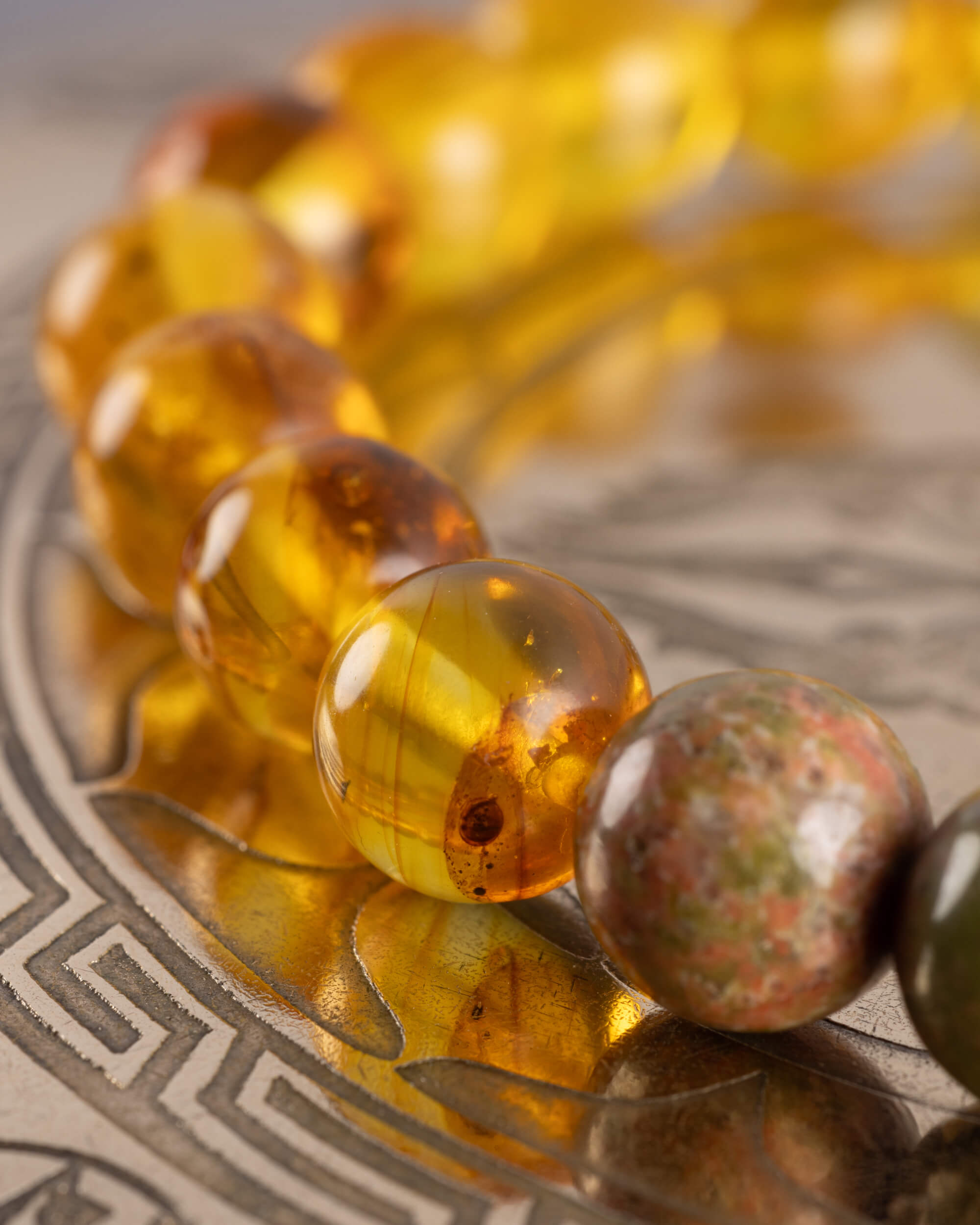 Pulsera Dazbog (Dios Solar) 8 mm - Amor Arraigado y Sanación