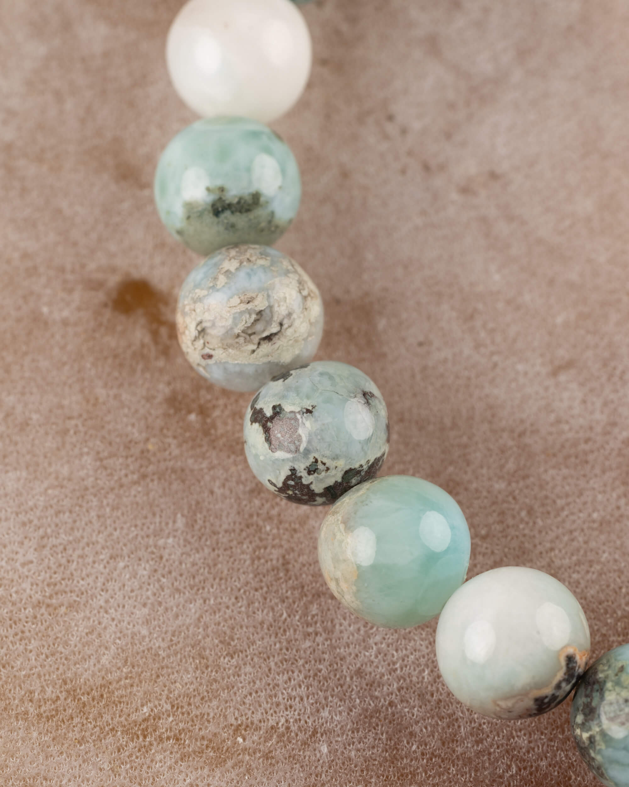 Pulsera de Larimar 8 mm - Voz Amorosa y Calma Profunda