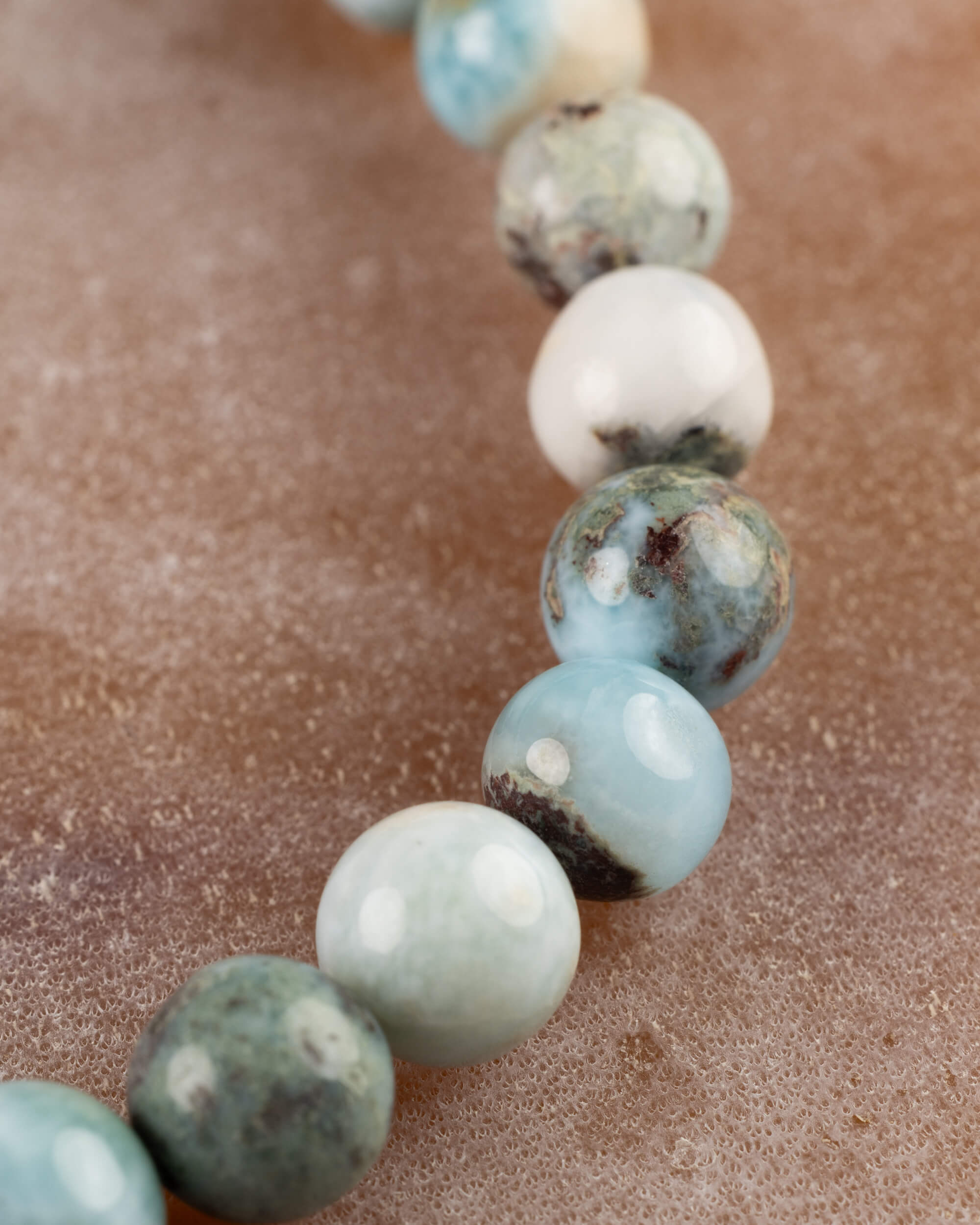 Pulsera de Larimar 6 mm - Voz Amorosa y Calma