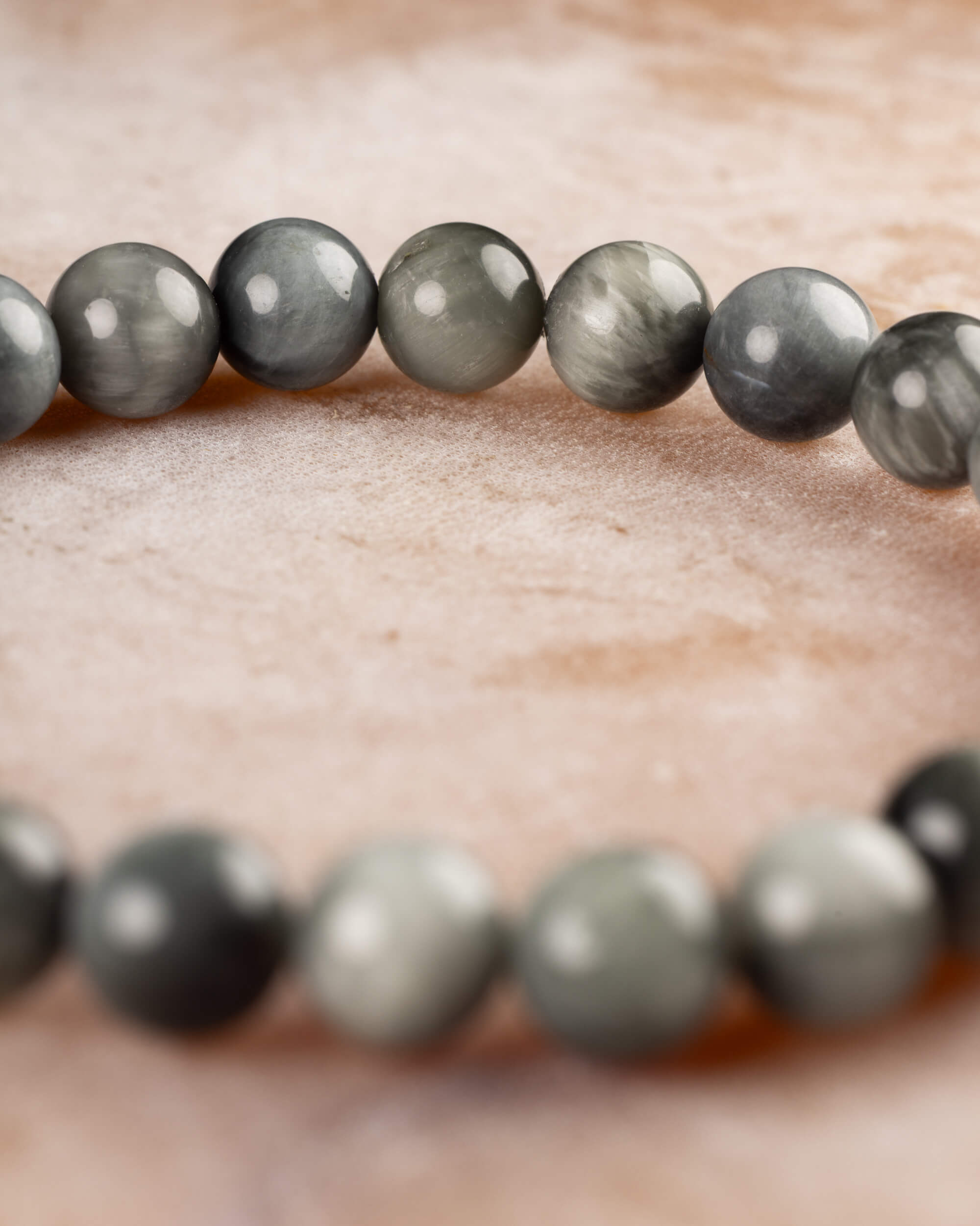 Pulsera de Ojo de Halcón 8 mm - Visión Amplia y Perspectiva