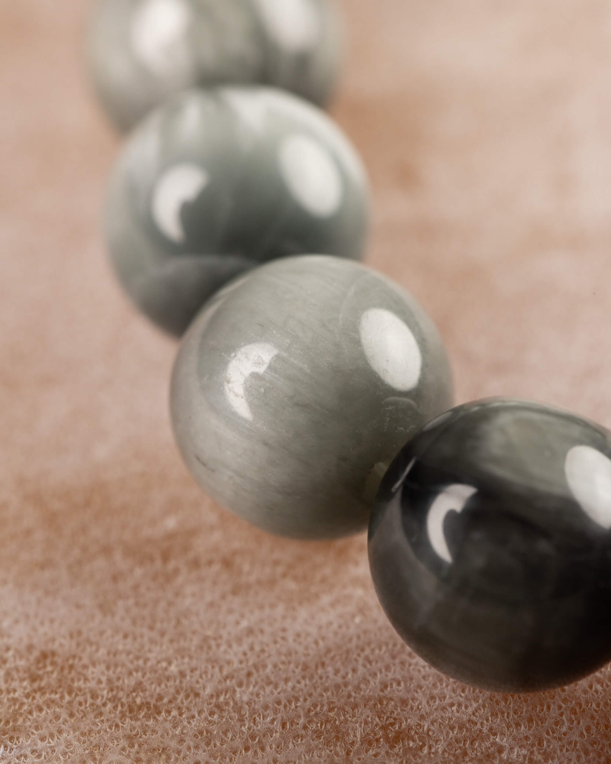 Pulsera de Ojo de Halcón 8 mm - Visión Amplia y Perspectiva